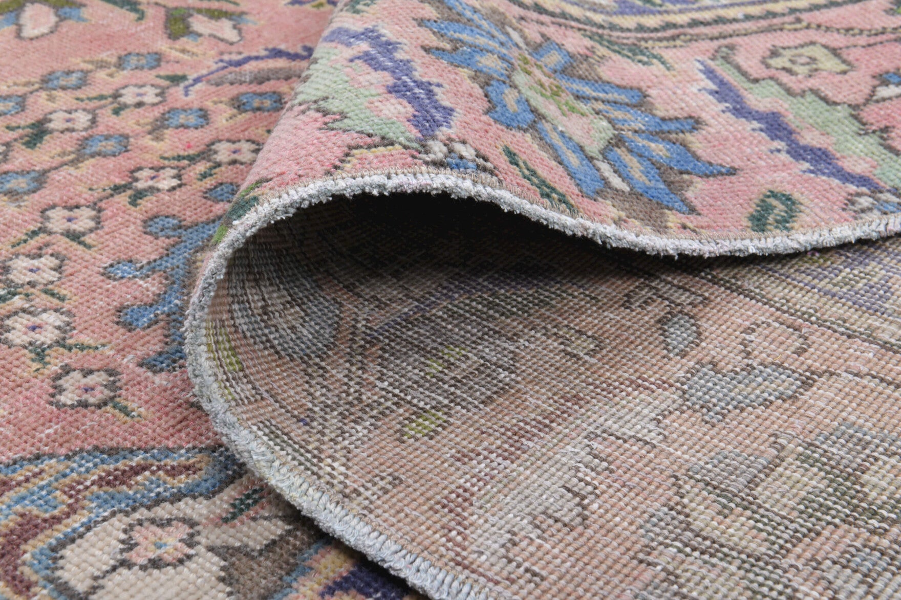 Hand-crafted Persian vintage rug Kamelyanaz in wool, 1970s