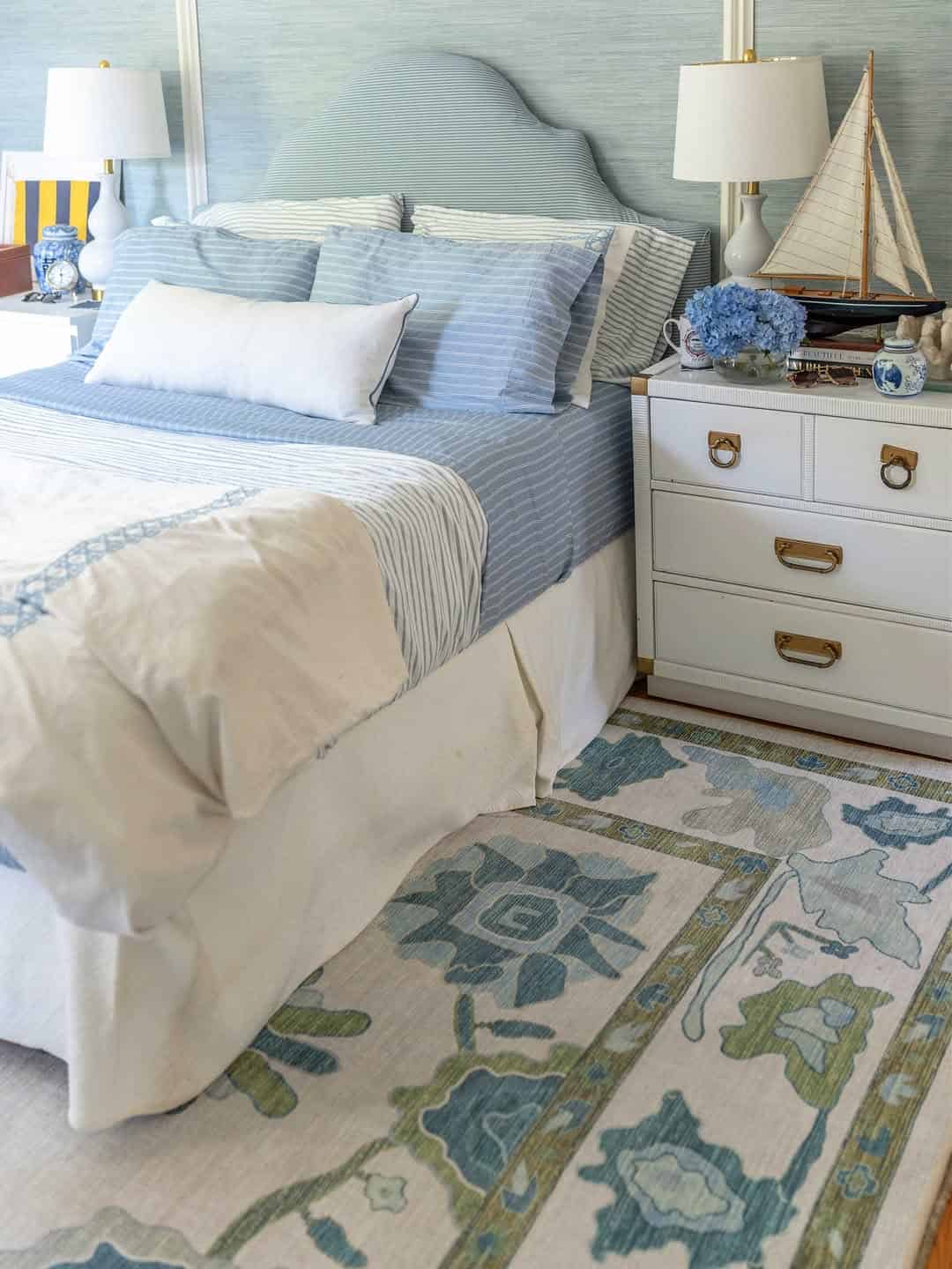 Alienore Green Blue Modern Oushak Rug - Bedroom Rugs