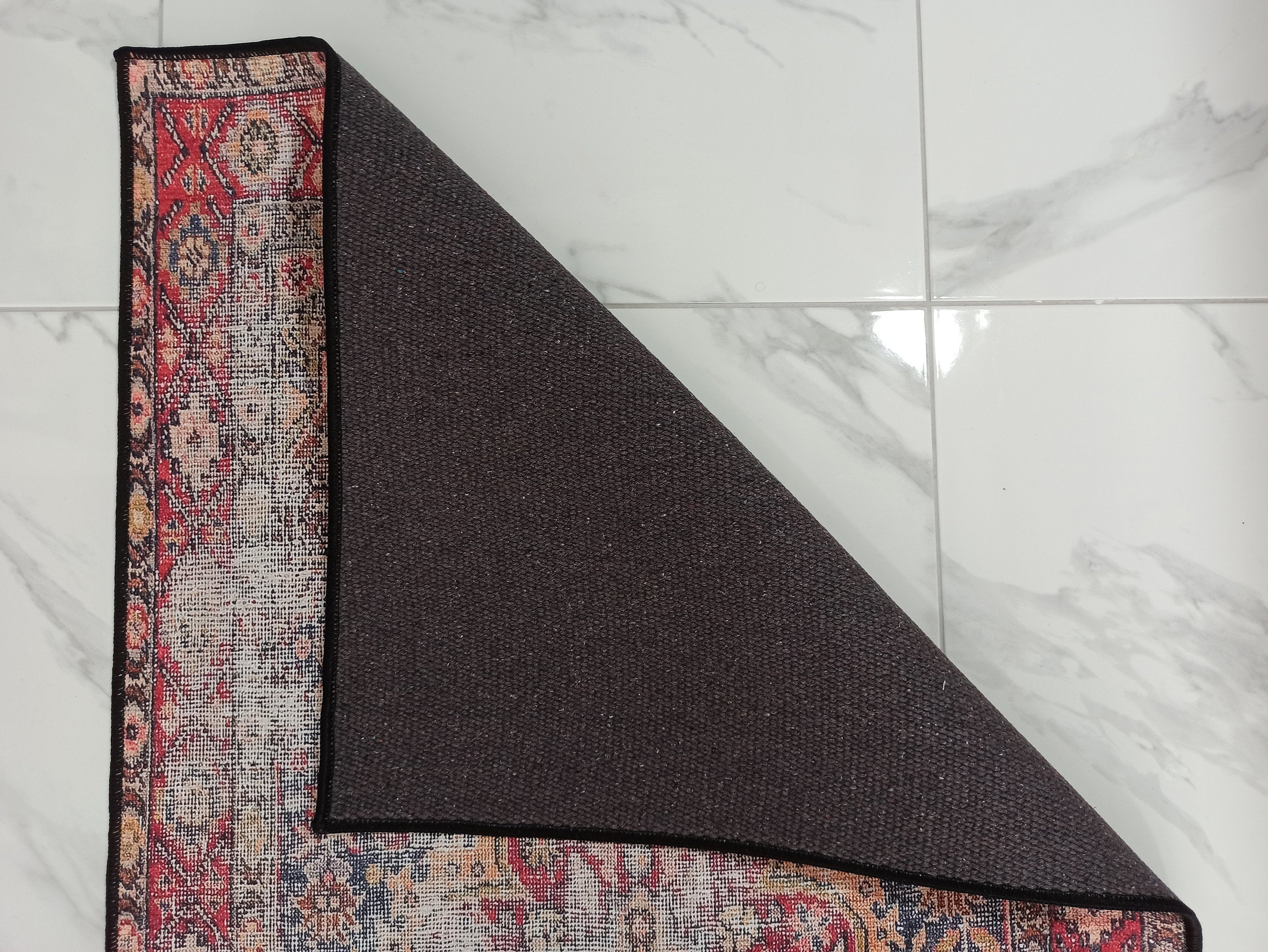 Amra2 Runner Oriental Red Runner Rug