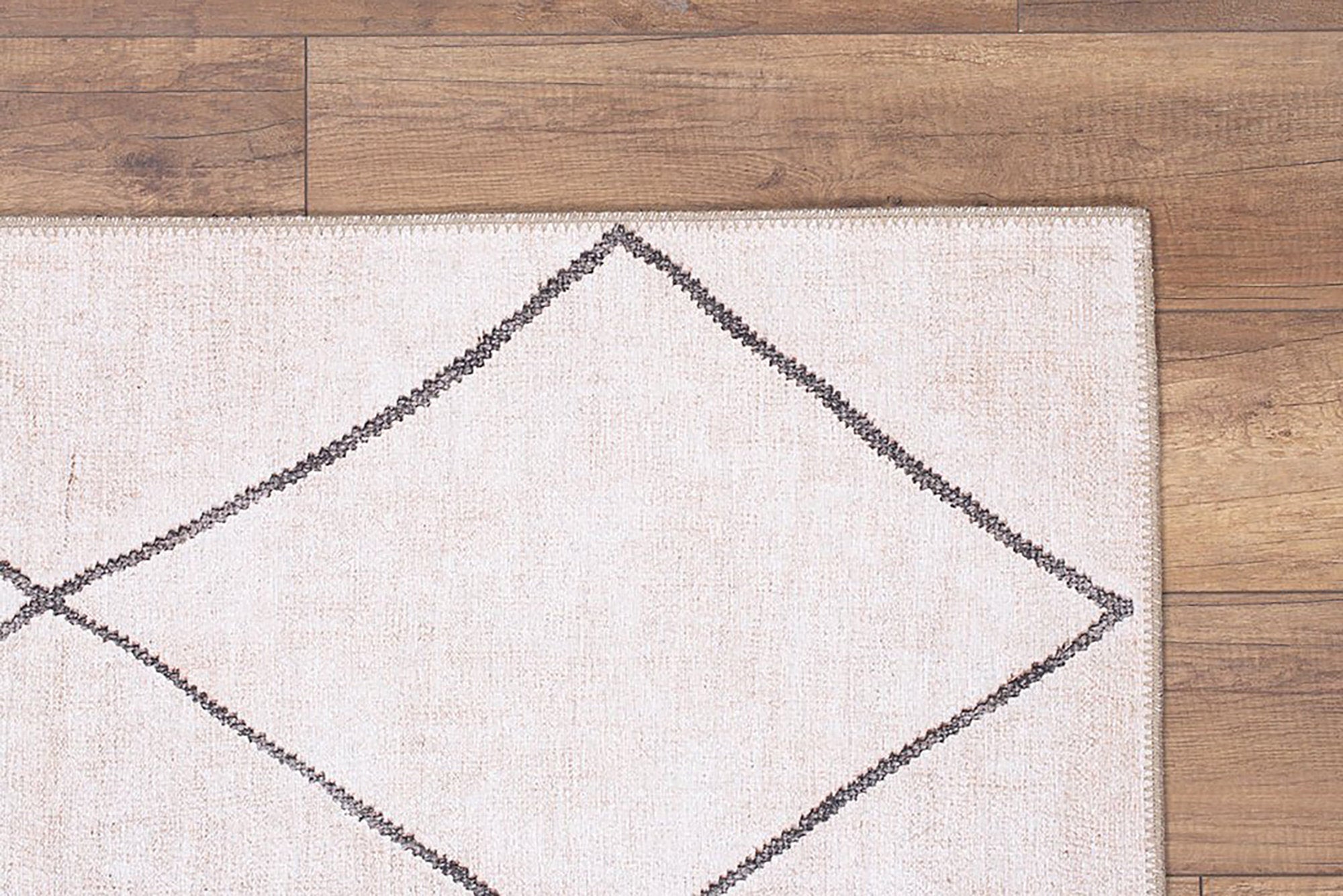 Raha Moroccan Berber Pattern Design Black and White Rug