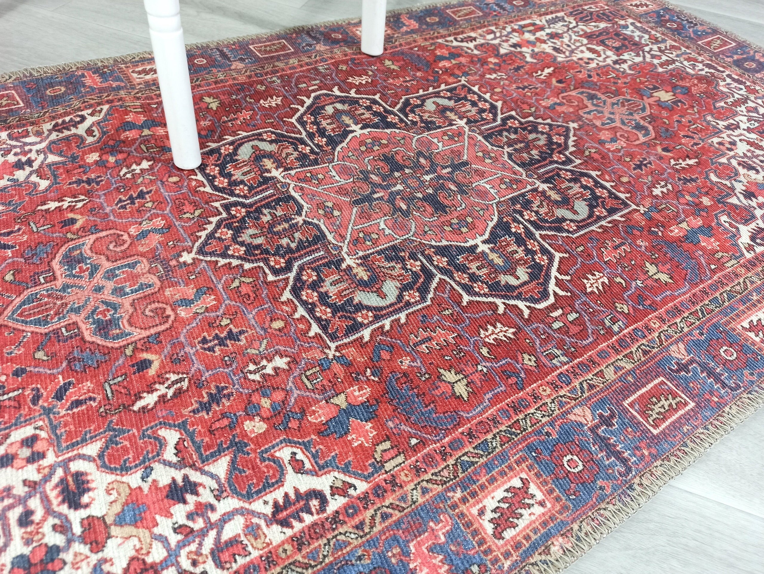 Sara Rug Antique Persian Faded Red Rug – fame