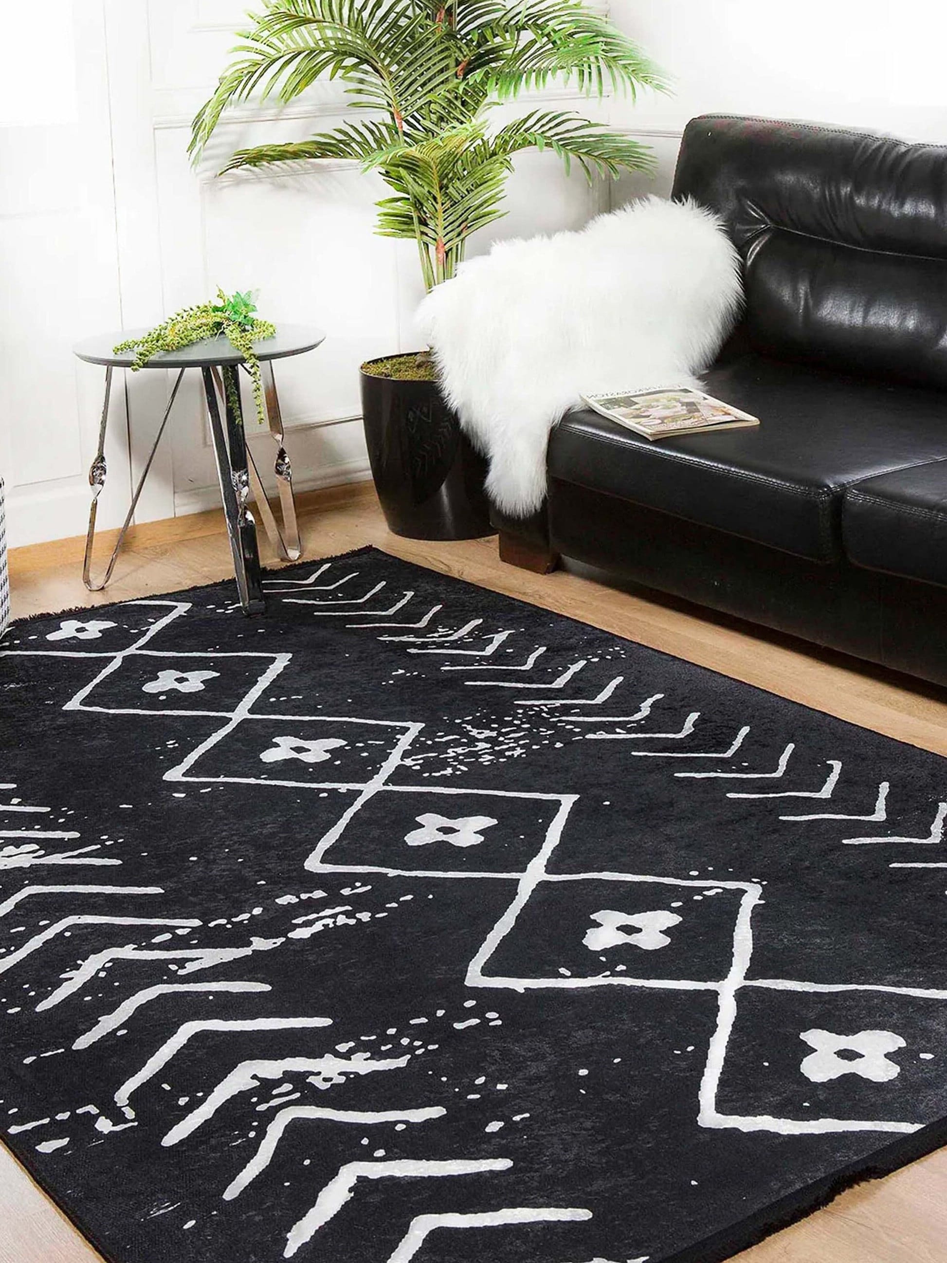 Zagra Moroccan White Black Rug