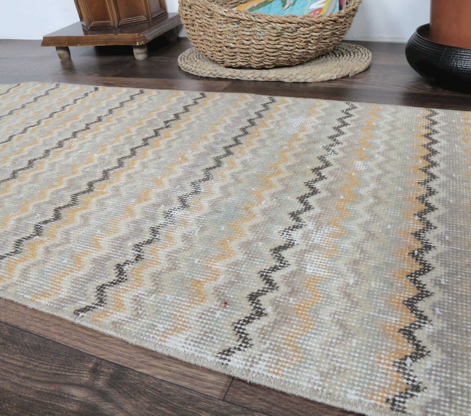 Amari - Zig Zag Neutral Vintage Oushak Rug