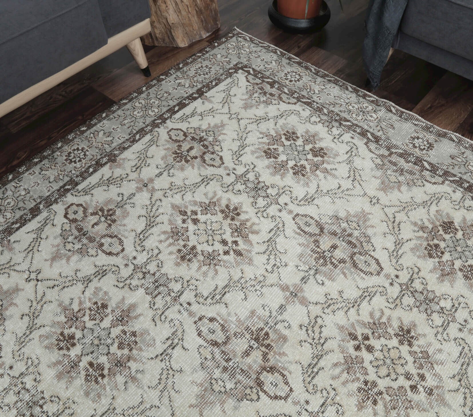 Aydogdu - Turkish Vintage Area Hereke Rug