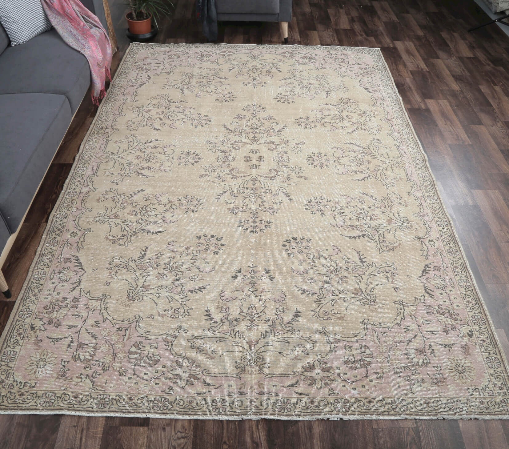 Ayseli - Vintage Turkish Anatolian Rug