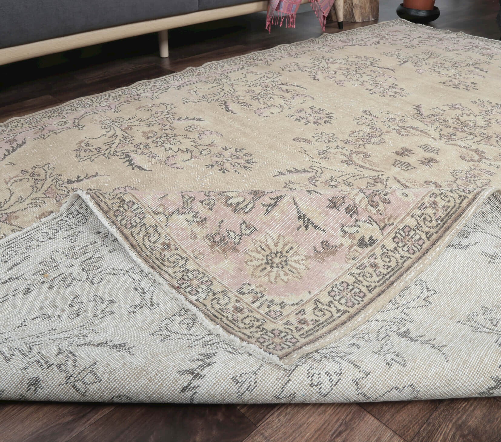 Ayseli - Vintage Turkish Anatolian Rug