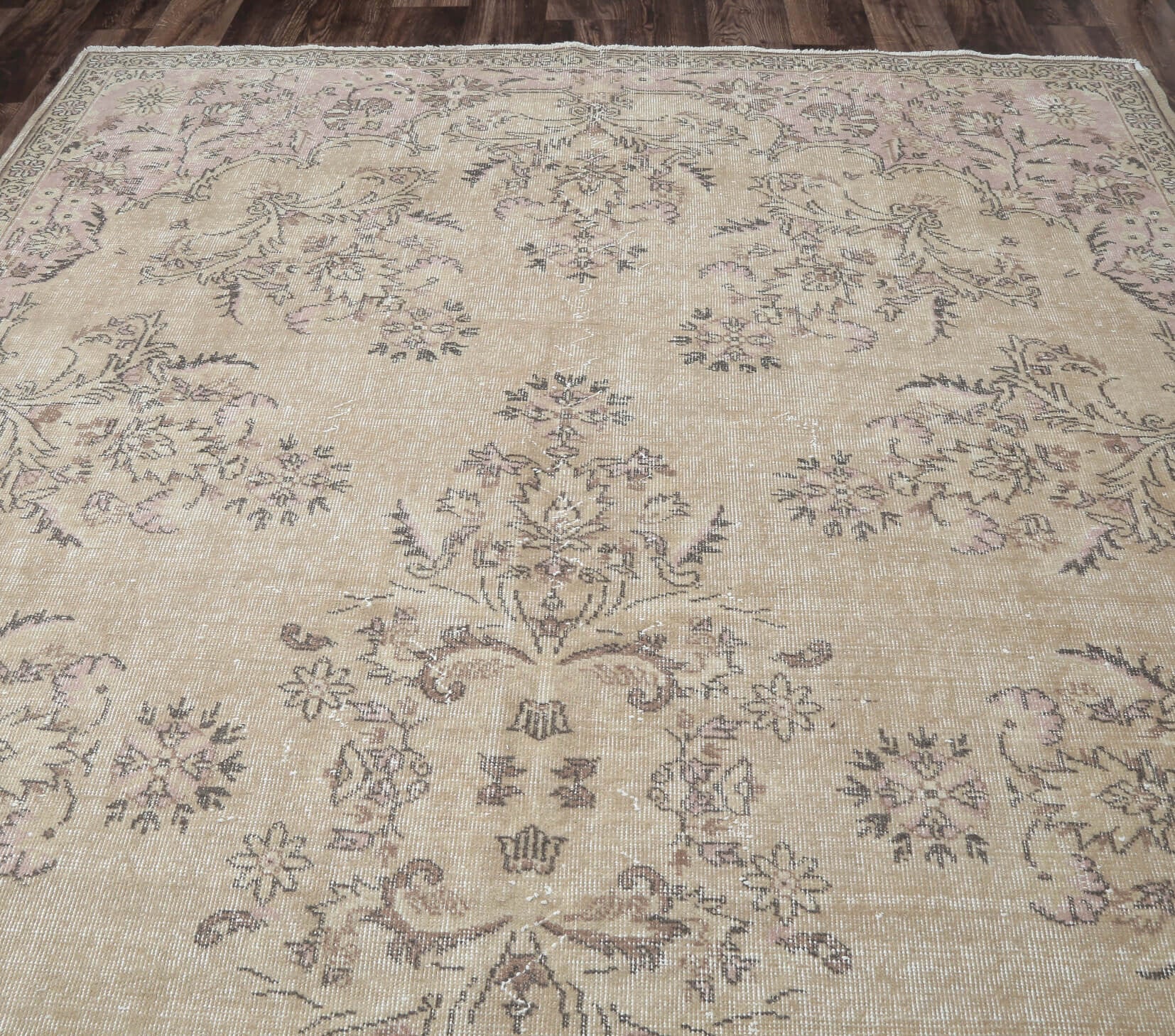Ayseli - Vintage Turkish Anatolian Rug