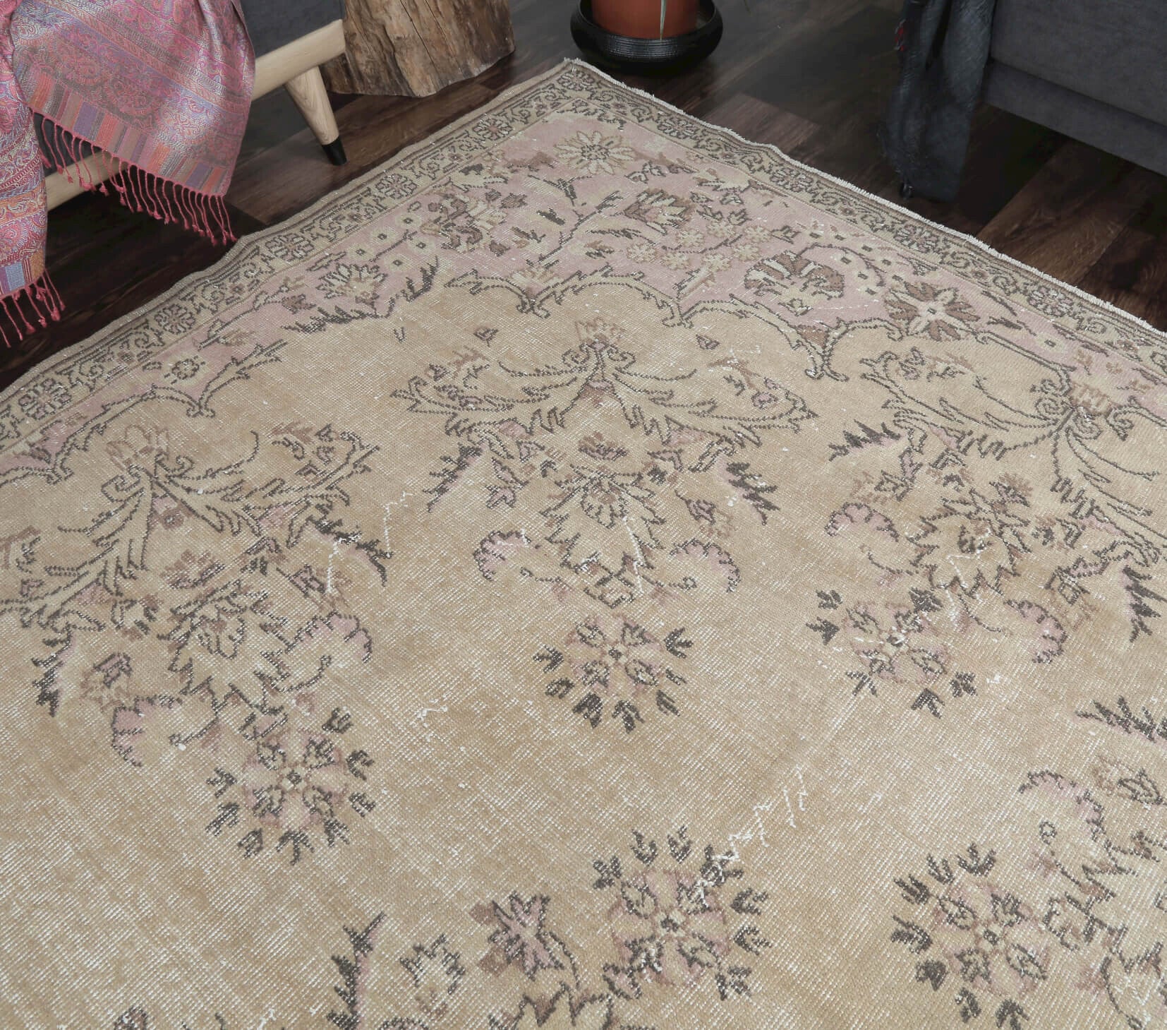 Ayseli - Vintage Turkish Anatolian Rug