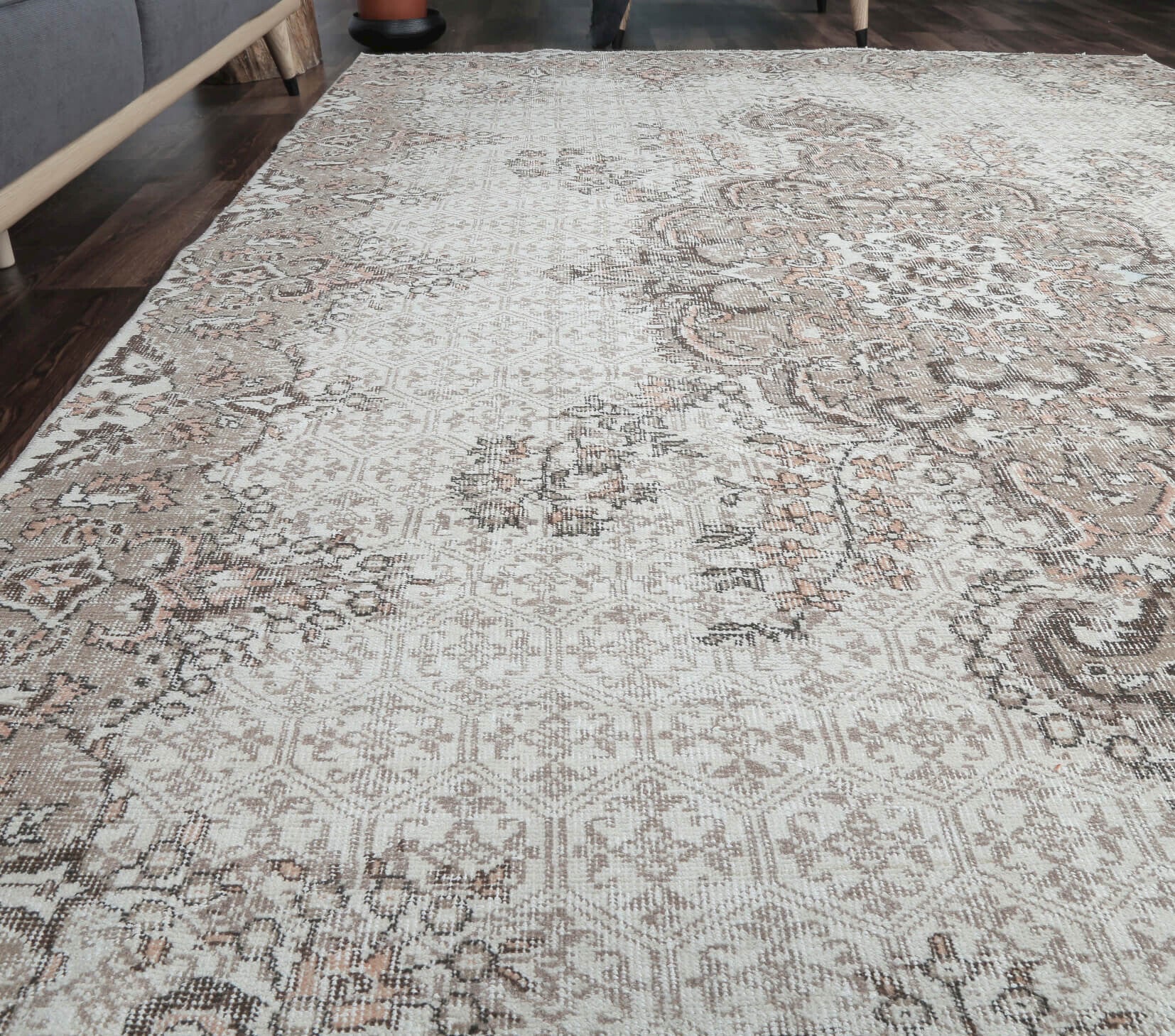 Aysuna - Eclectic Vintage Oushak Rug