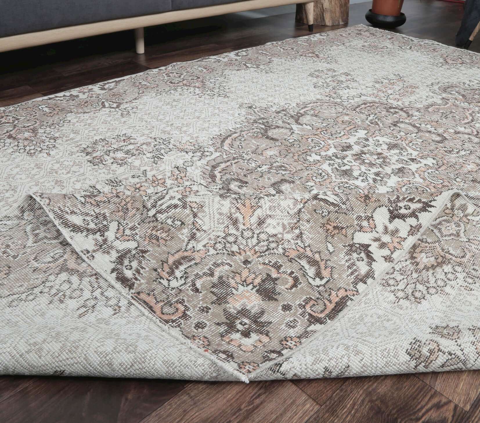 Aysuna - Eclectic Vintage Oushak Rug