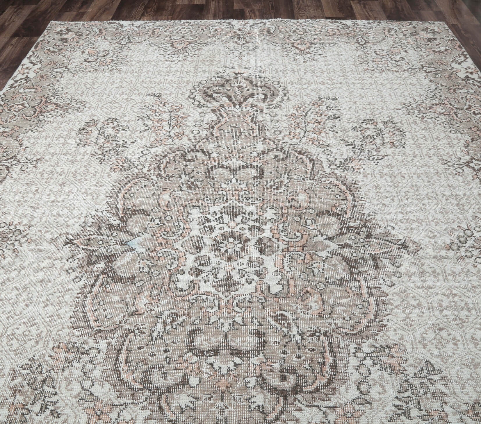 Aysuna - Eclectic Vintage Oushak Rug