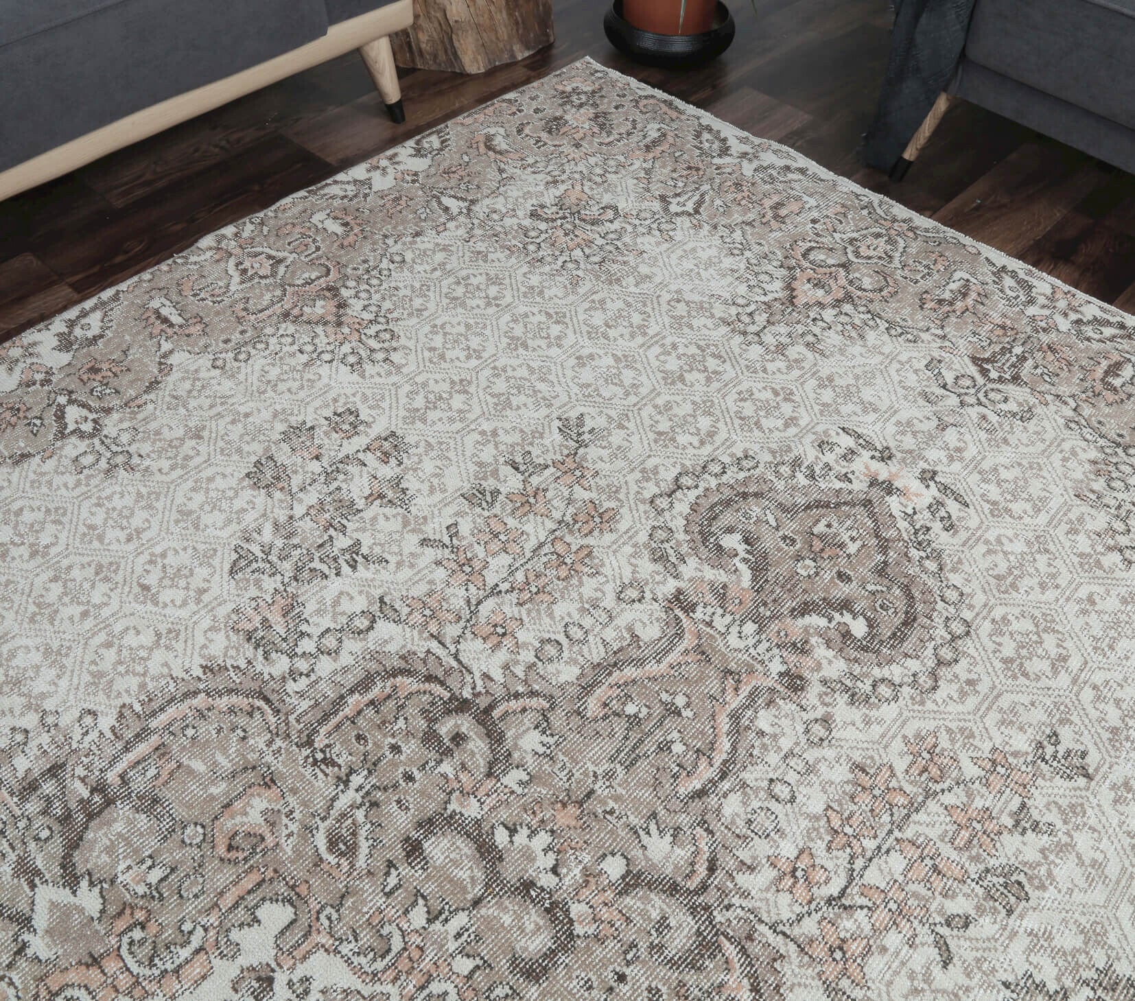 Aysuna - Eclectic Vintage Oushak Rug