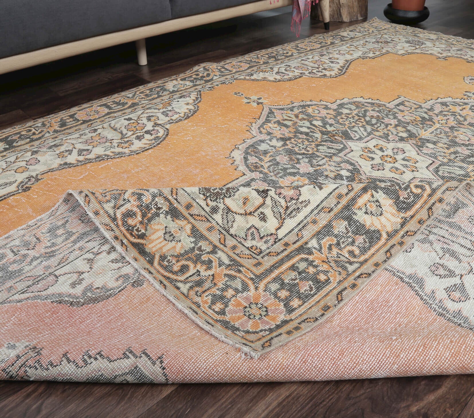 Ayumi - Oriental Vintage Anatolian Rug