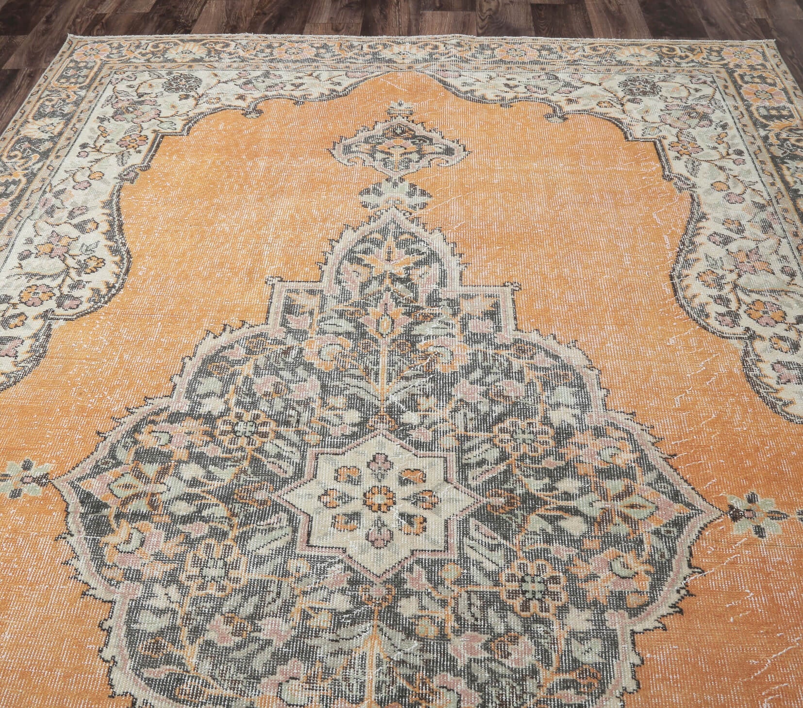 Ayumi - Oriental Vintage Anatolian Rug