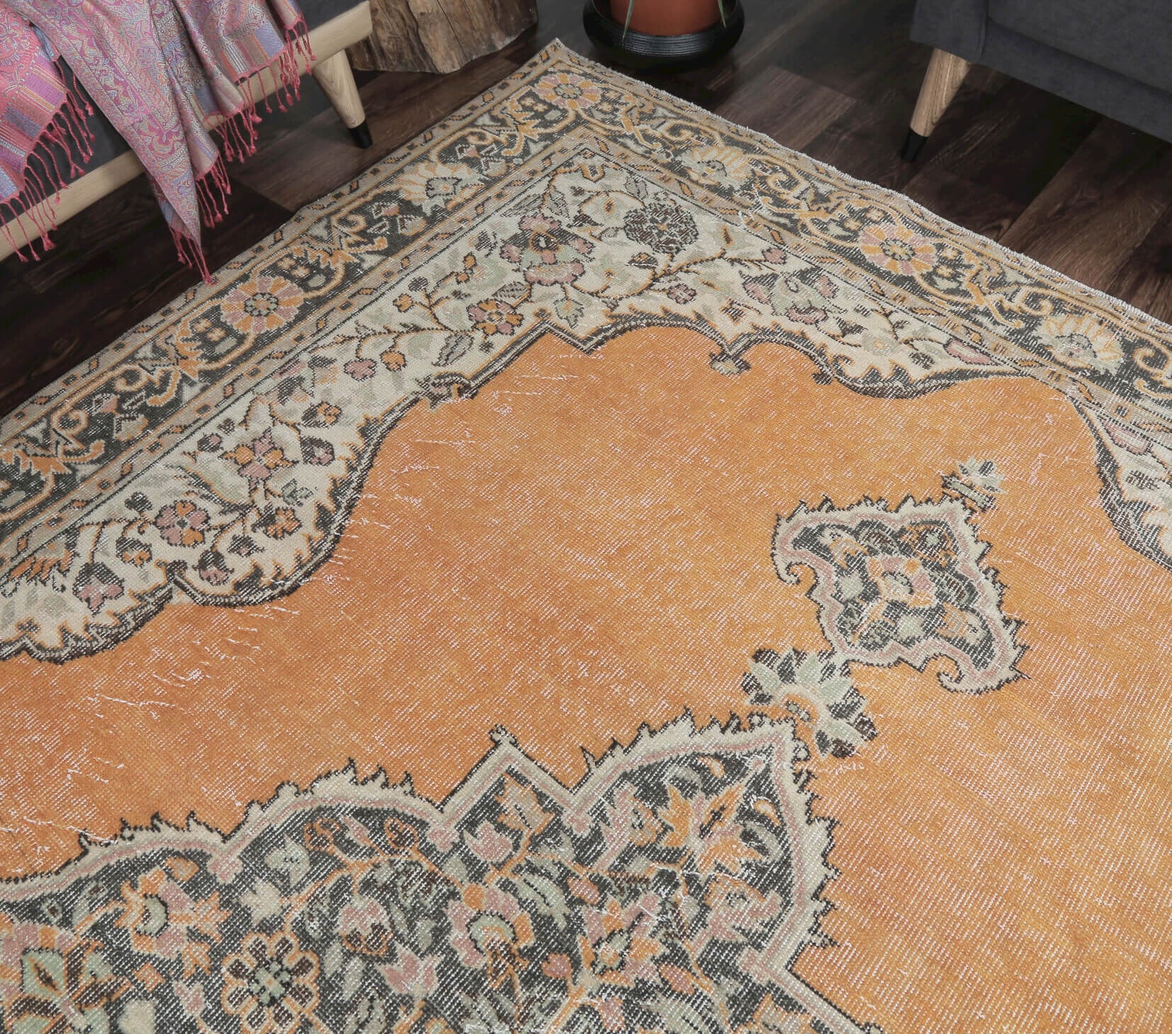 Ayumi - Oriental Vintage Anatolian Rug