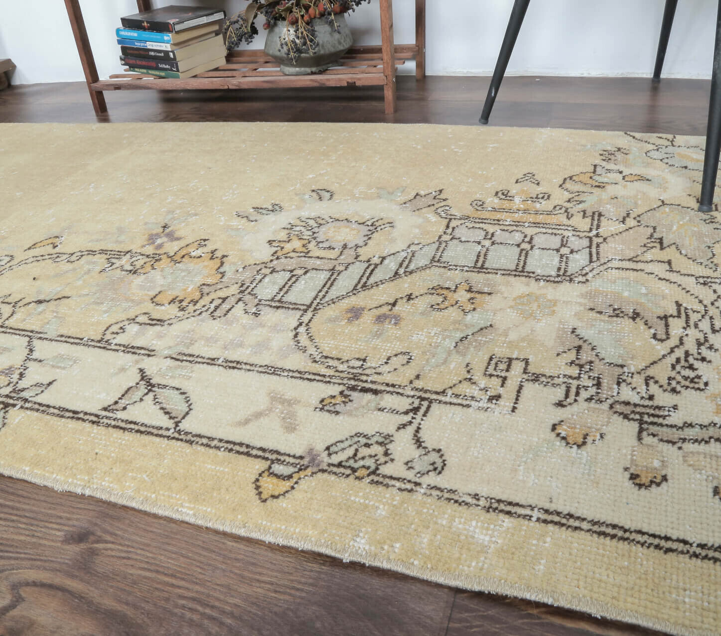 Claudette - Beige Floral Vintage Oushak Runner