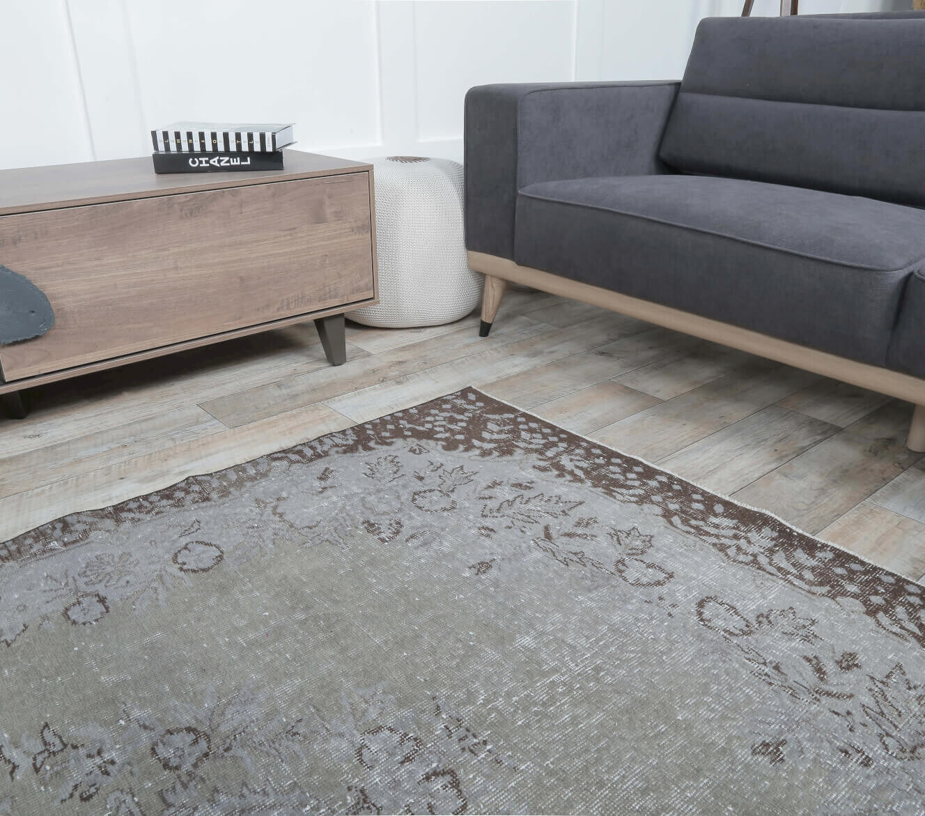 Giovanna - Vintage Gray Area Rug
