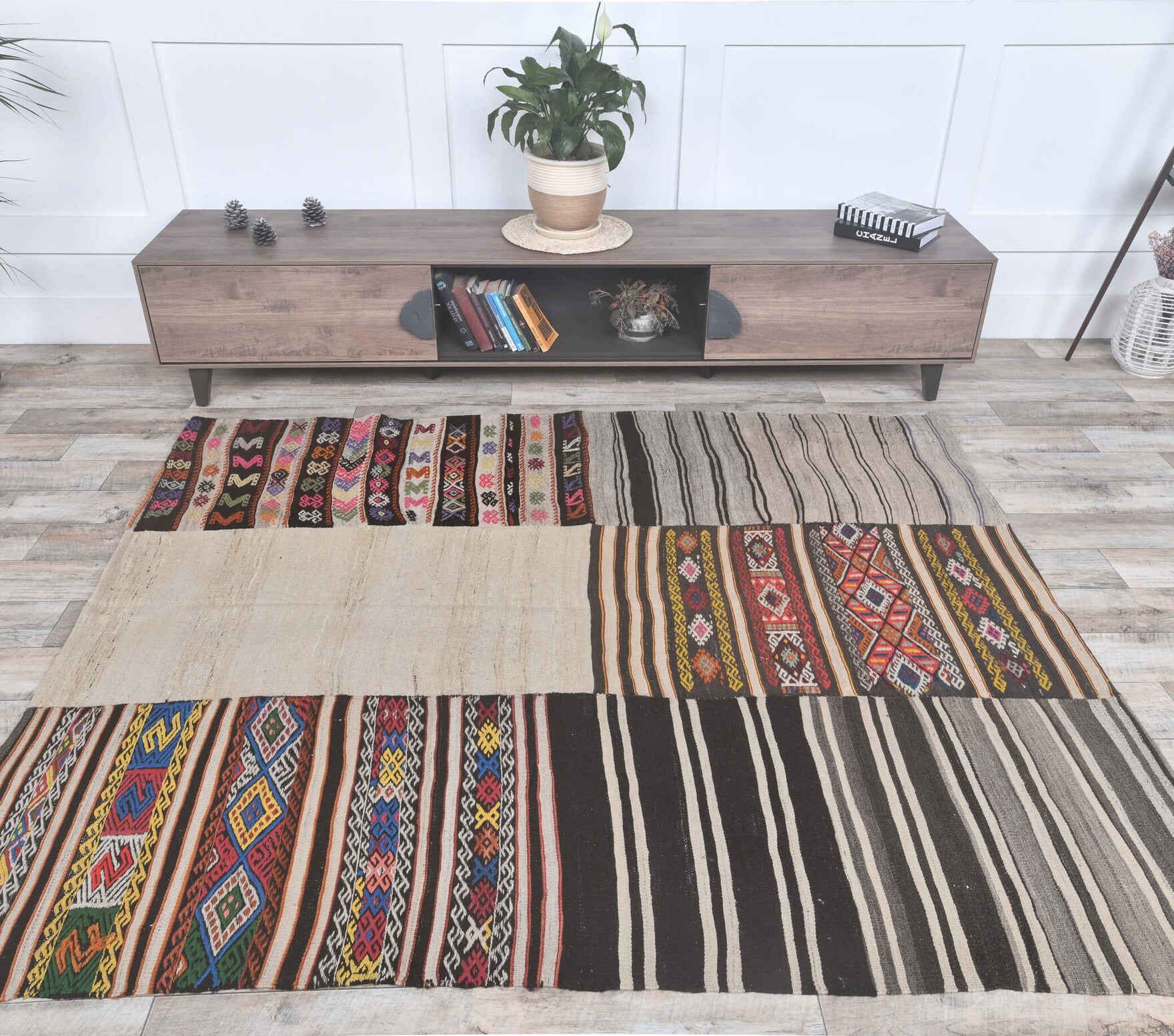 Gunyaruk  - Traditional Flatweave Rug