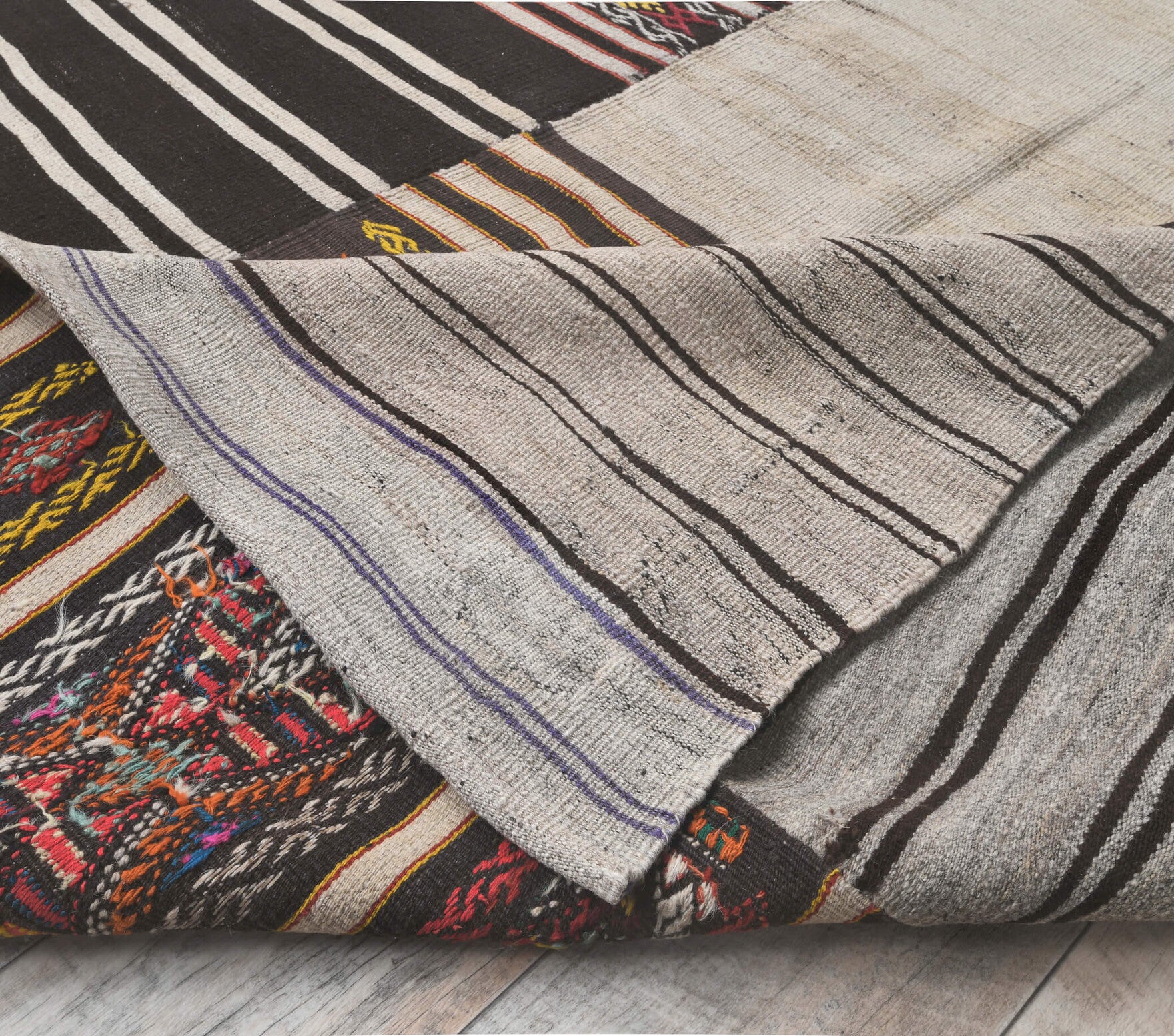 Gunyaruk  - Traditional Flatweave Rug
