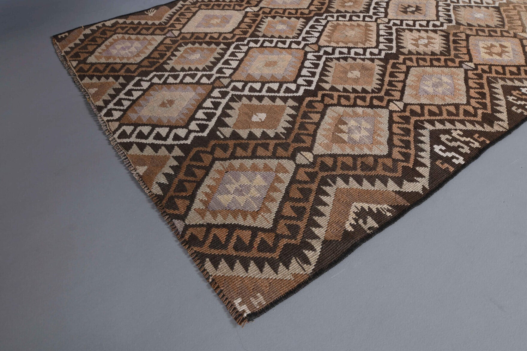 One-of-a-kind 1960s Anatolian vintage kilim rug in wool, 2'11" x 4'8"