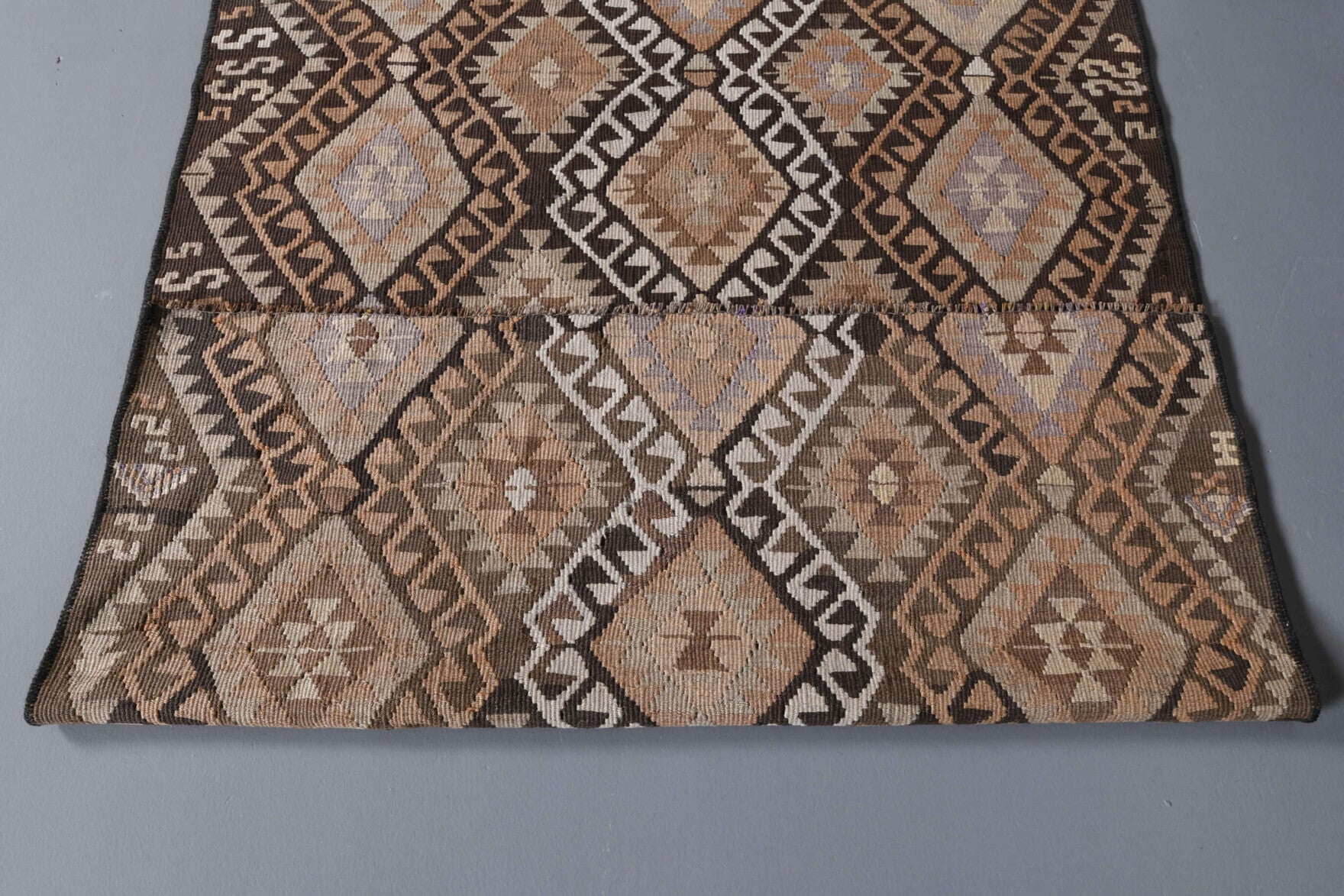 Handwoven flatweave wool kilim from Anatolia, Turkey – Handmade Vintage Kilim Rug 2'11" x 4'8"