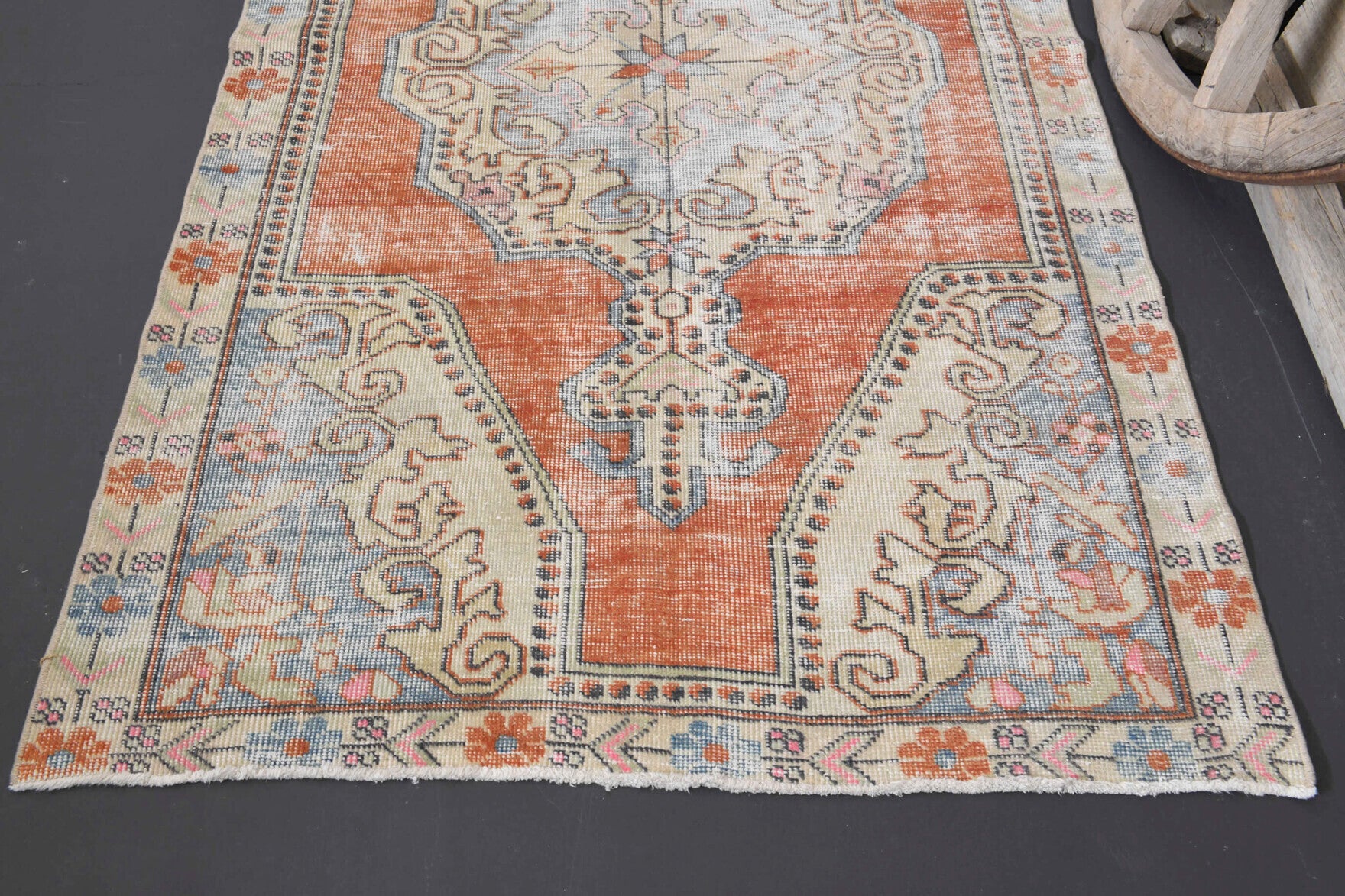 125x211 cm vintage Anatolian area rug – Nesrinefsan, low pile, wool