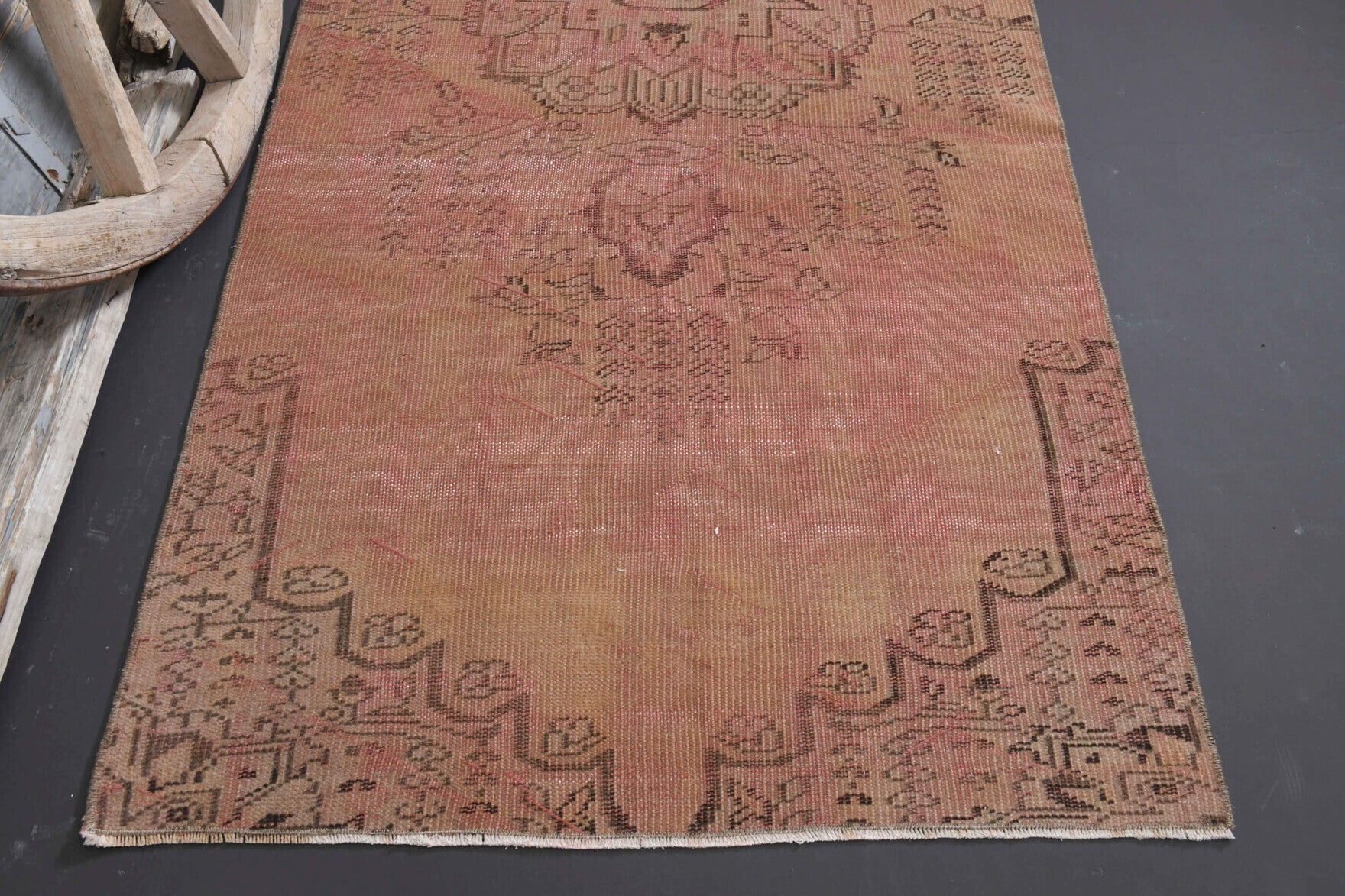 Handmade wool rug from Anatolia, Turkey – Handmade Vintage Area Rug 3'6" x 6'2"