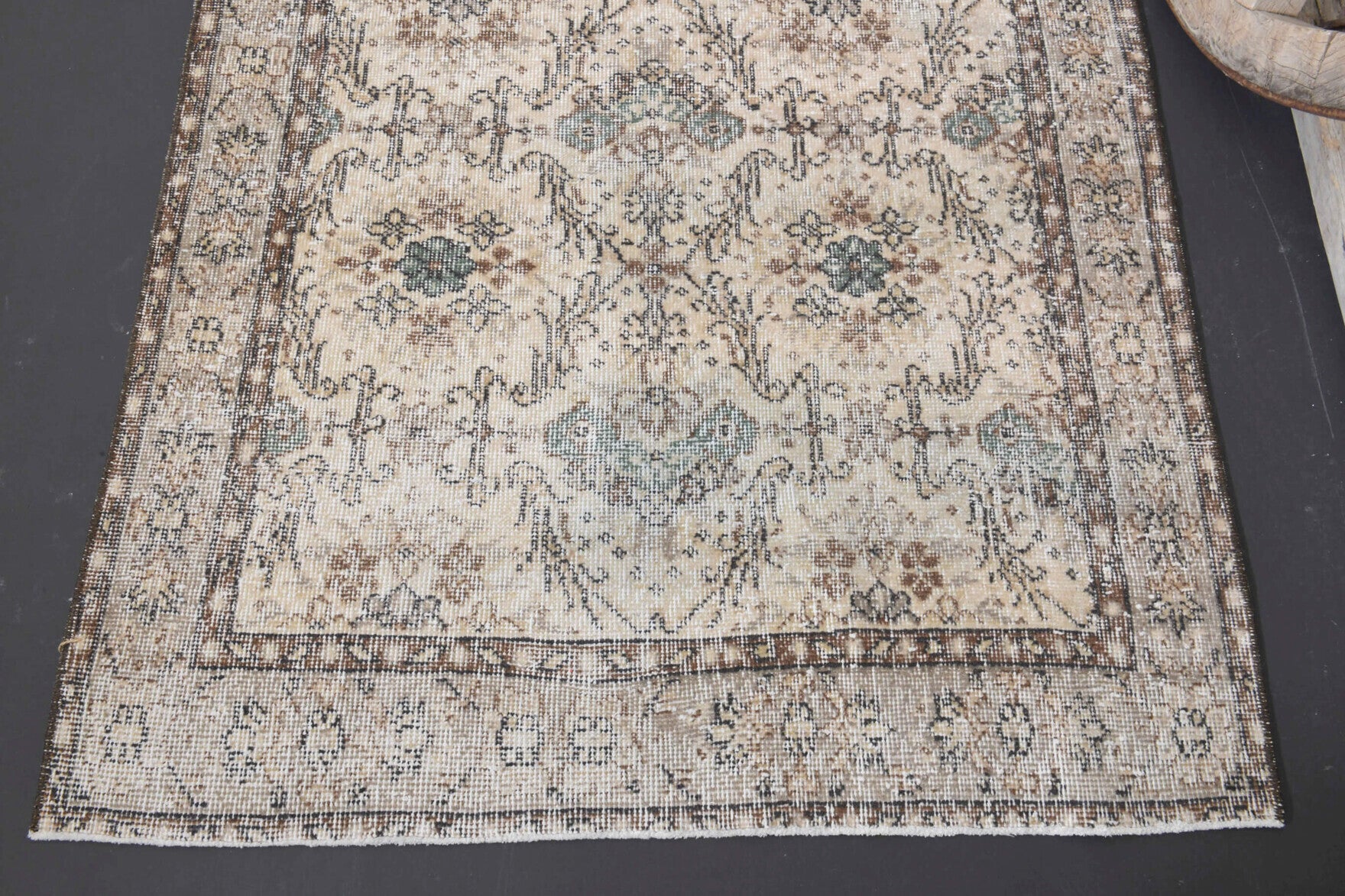 115x213 cm vintage Anatolian area rug – Nemertes, low pile, wool