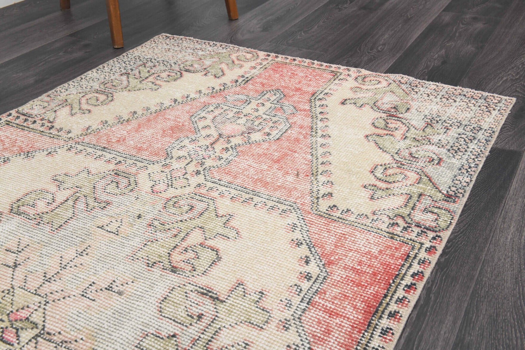 Oriental Vintage Indoor Oushak Carpet
