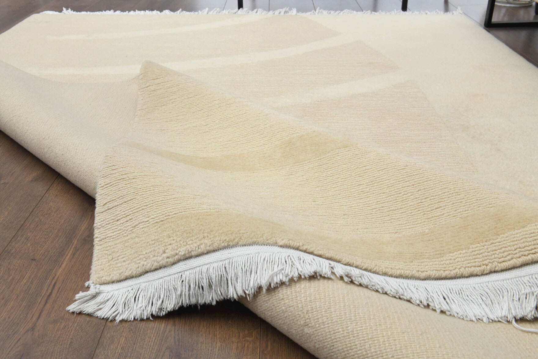 Handloom Angora Vintage Turkish Rug in wool – 1970s piece from Anatolia, Turkey | Fame Rugs