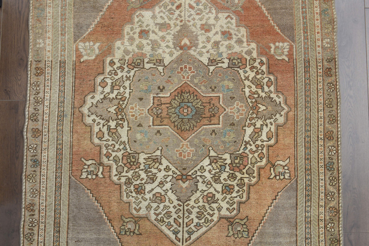Handmade wool rug from Anatolia, Turkey – Handmade Vintage Long Area Rug 4'3" x 9'6"