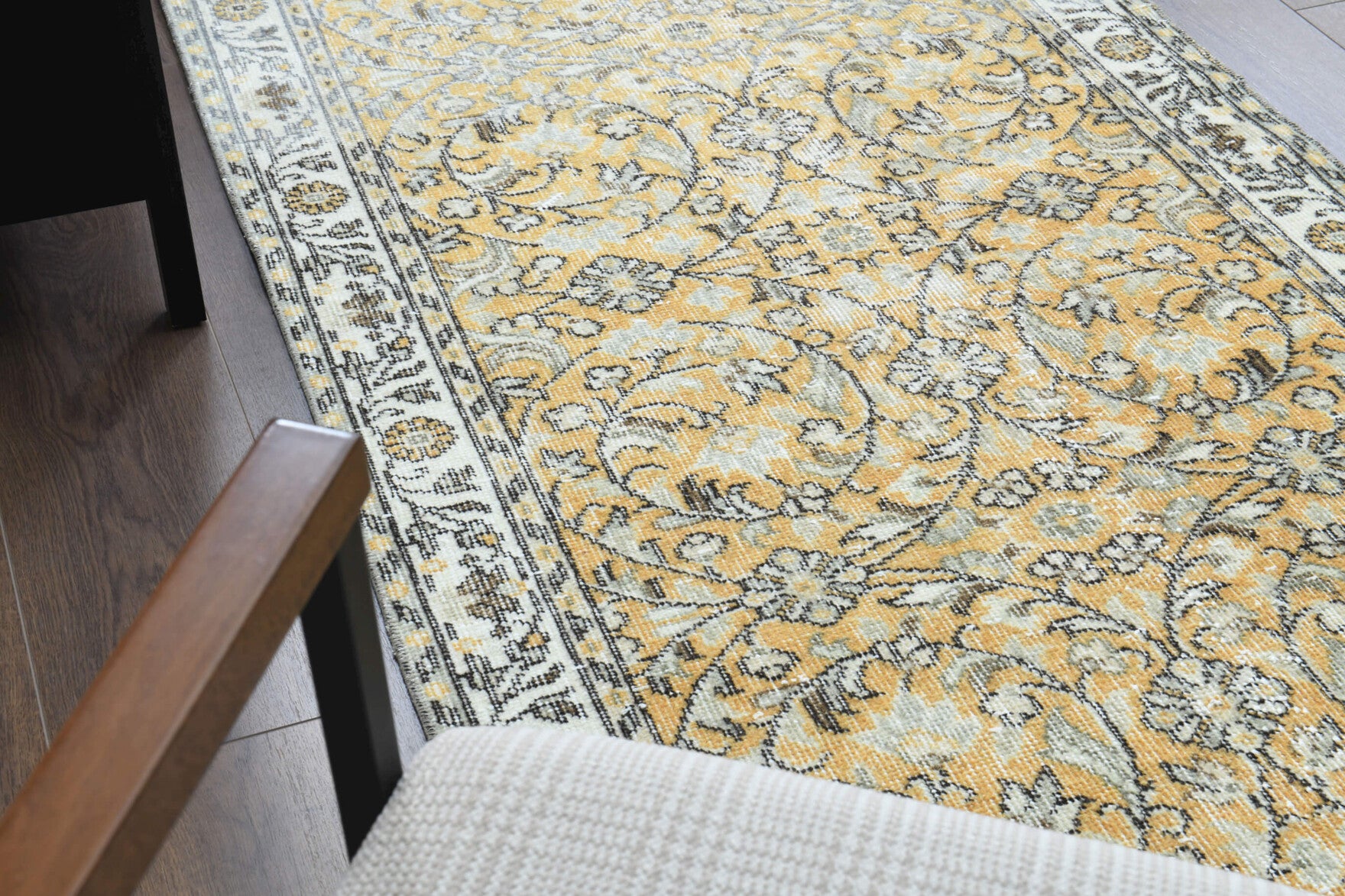 Hand-crafted Anatolian vintage rug Zephyrothalia in wool, 1970s