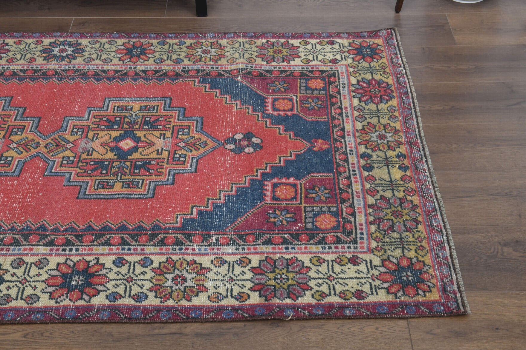Zephyropheme rug: 1970s handmade Anatolian rug with oriental motifs and cotton backing