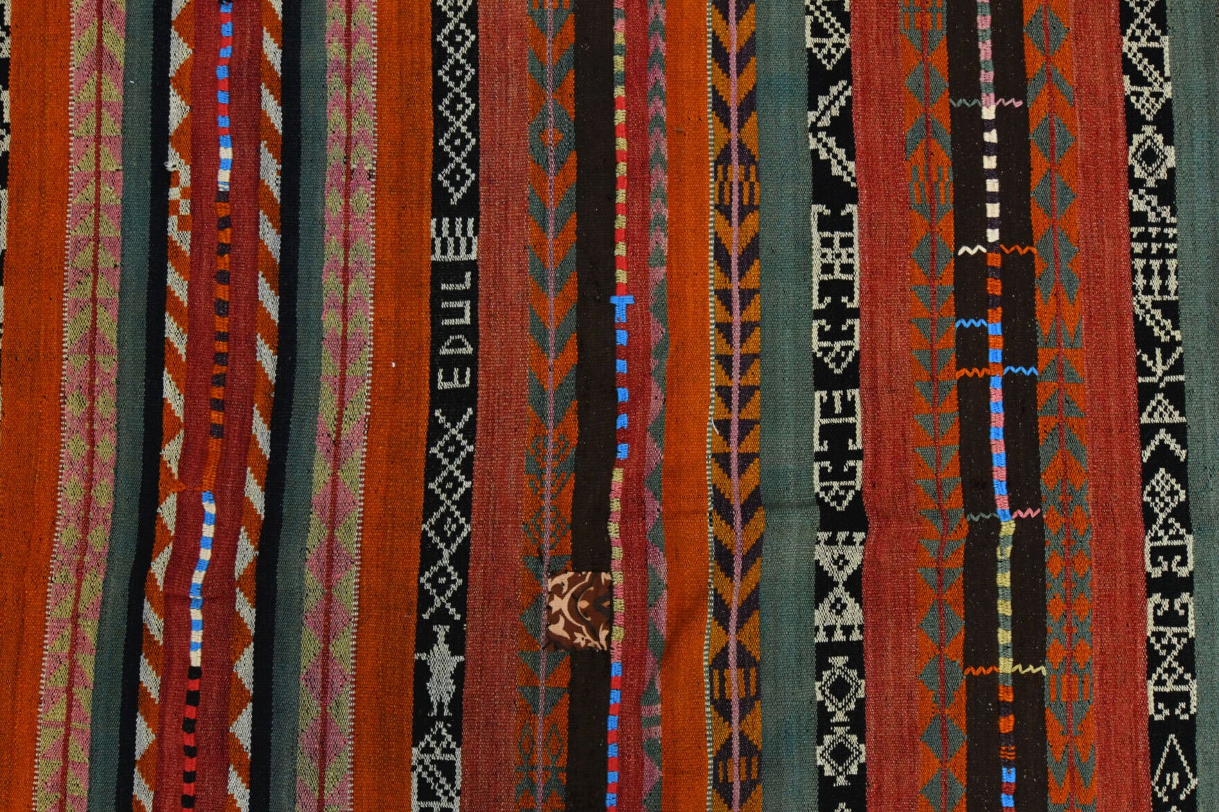 Authentic Anatolian vintage kilim rug (1960s) with oriental design – one-of-a-kind at Fame Rugs