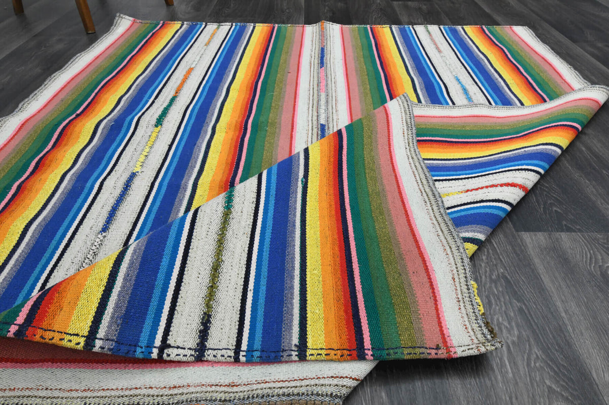 Hand-crafted Anatolian vintage kilim Zambakperi in wool, 1970s