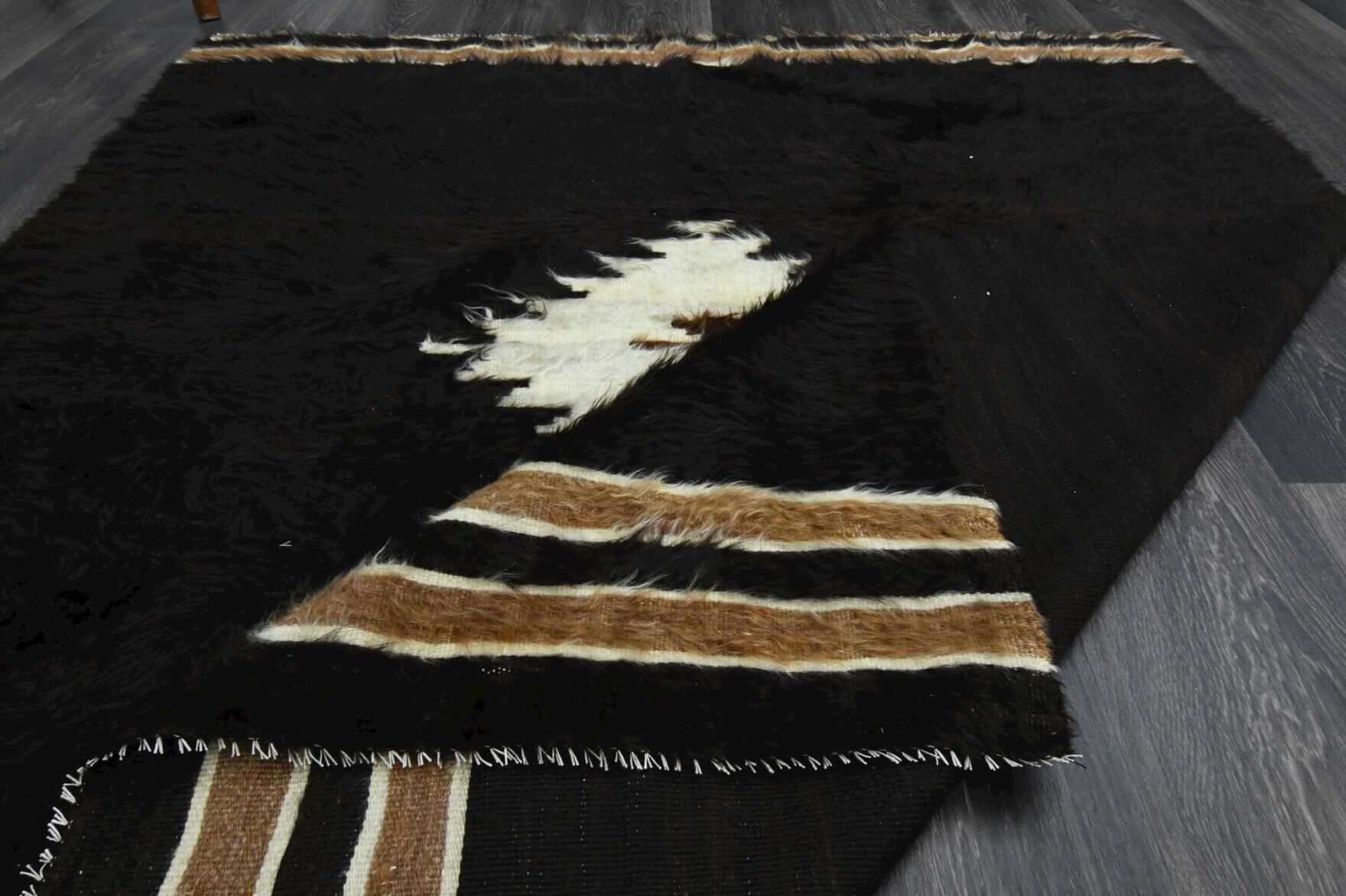 Hand-crafted Anatolian vintage kilim Yagmurhayat Eye Motif in wool, 1960s