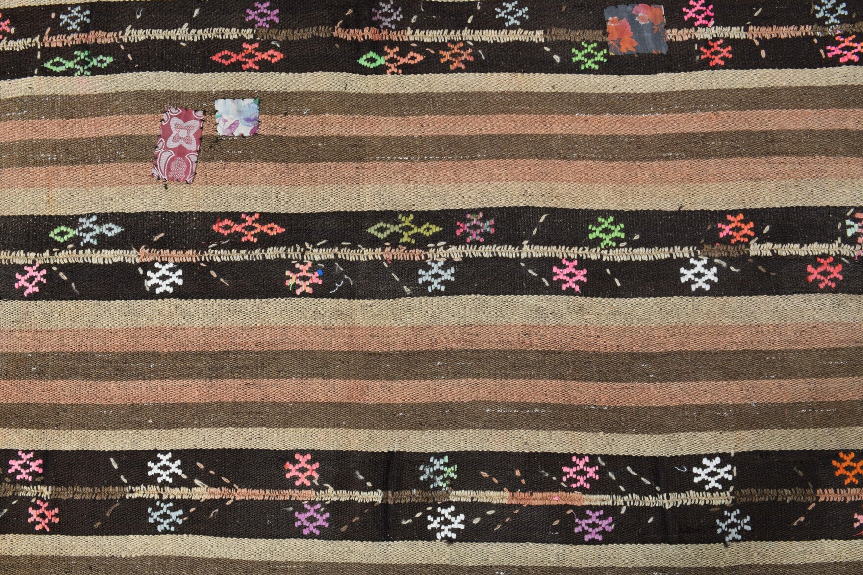 Hand-crafted Anatolian vintage kilim Vahide in wool, 1960s