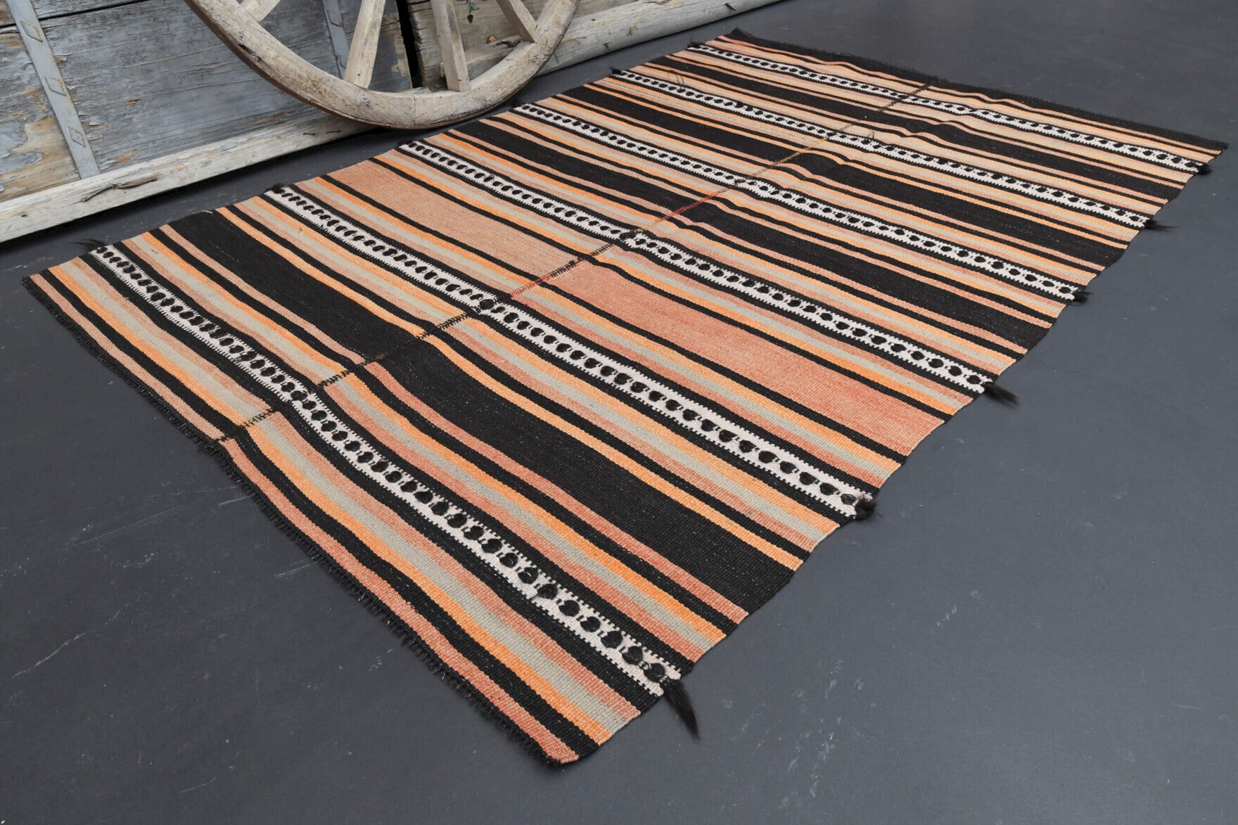 One-of-a-kind 1960s Anatolian vintage kilim rug in wool, 4'7" x 6'11"