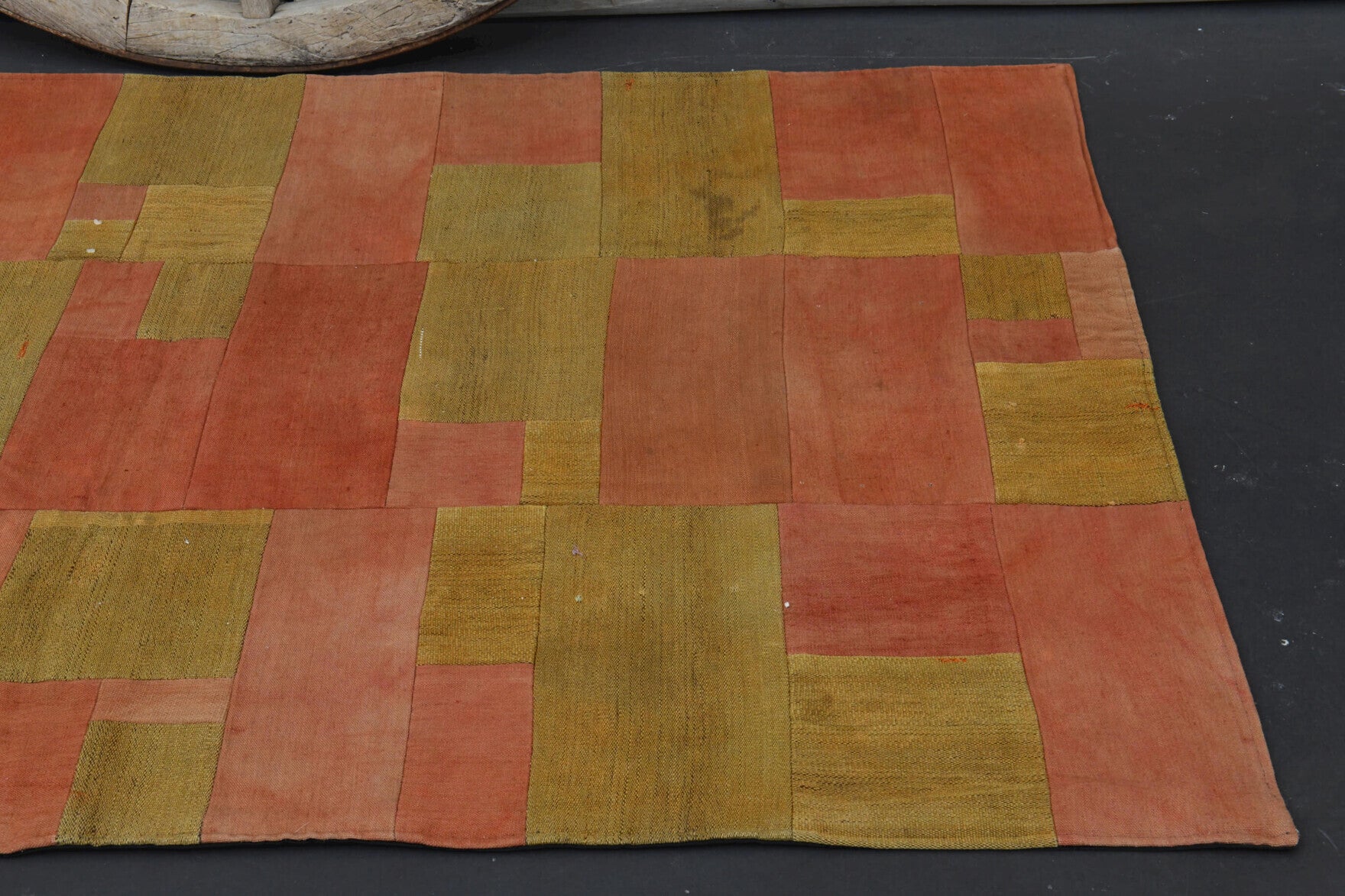 118x187 cm vintage patchwork Anatolian area rug – Tsitsino, low pile, wool