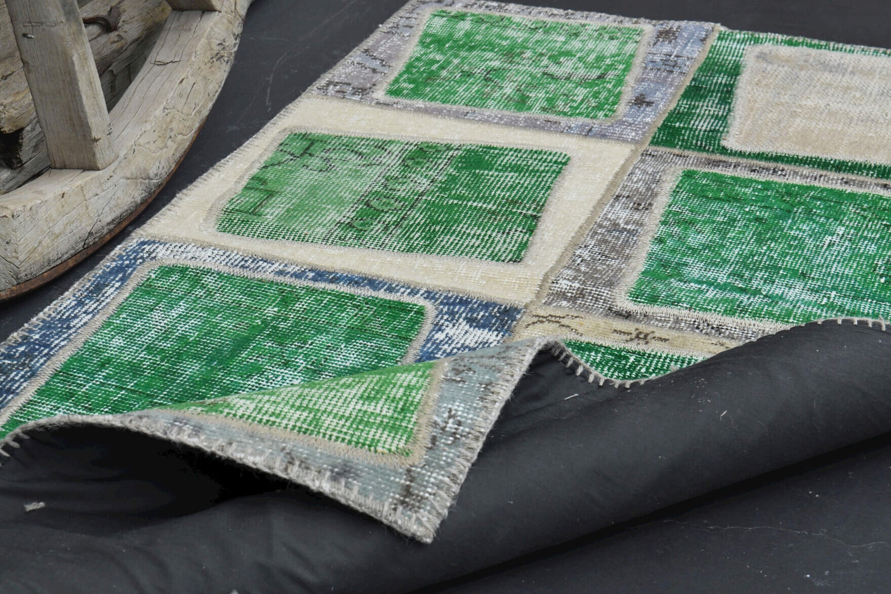 Greeen Patchwork Handmade Vintage Rug in wool – 1960s piece from Anatolia, Turkey | Fame Rugs