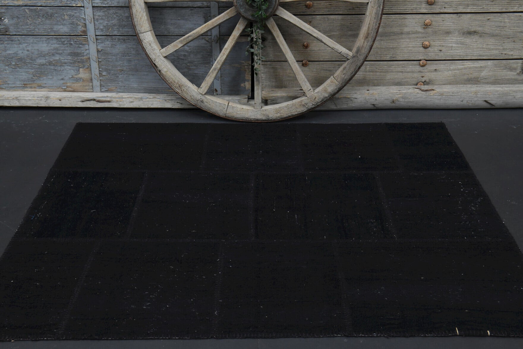 Timorhoe rug: 1960s handmade Anatolian rug with oriental motifs and fabric backing