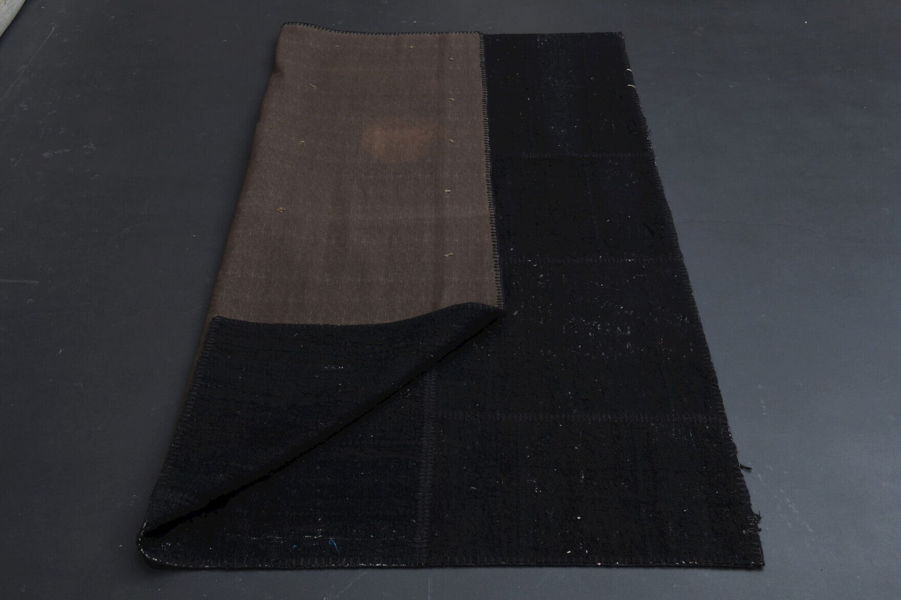 Handmade Vintage Area Patchwork Rug in wool – 1960s piece from Anatolia, Turkey | Fame Rugs
