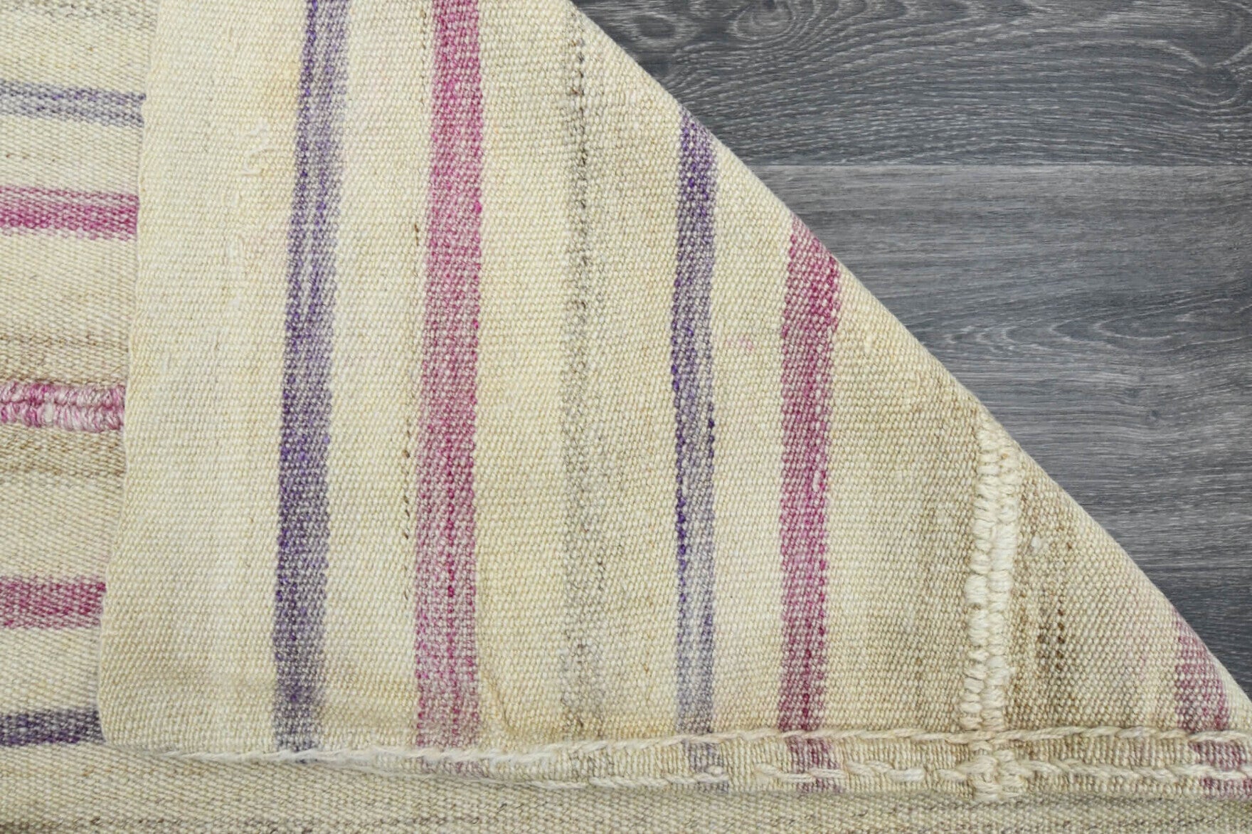 Thisbe – vintage oriental kilim for living room or bedroom, 5'3" x 6'7" (159x200 cm)