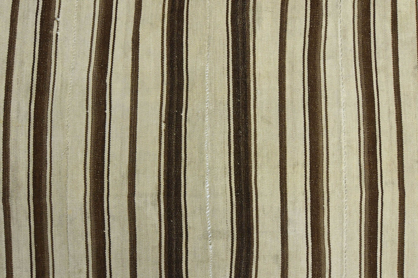Authentic Anatolian vintage kilim rug (1960s) with oriental design – one-of-a-kind at Fame Rugs