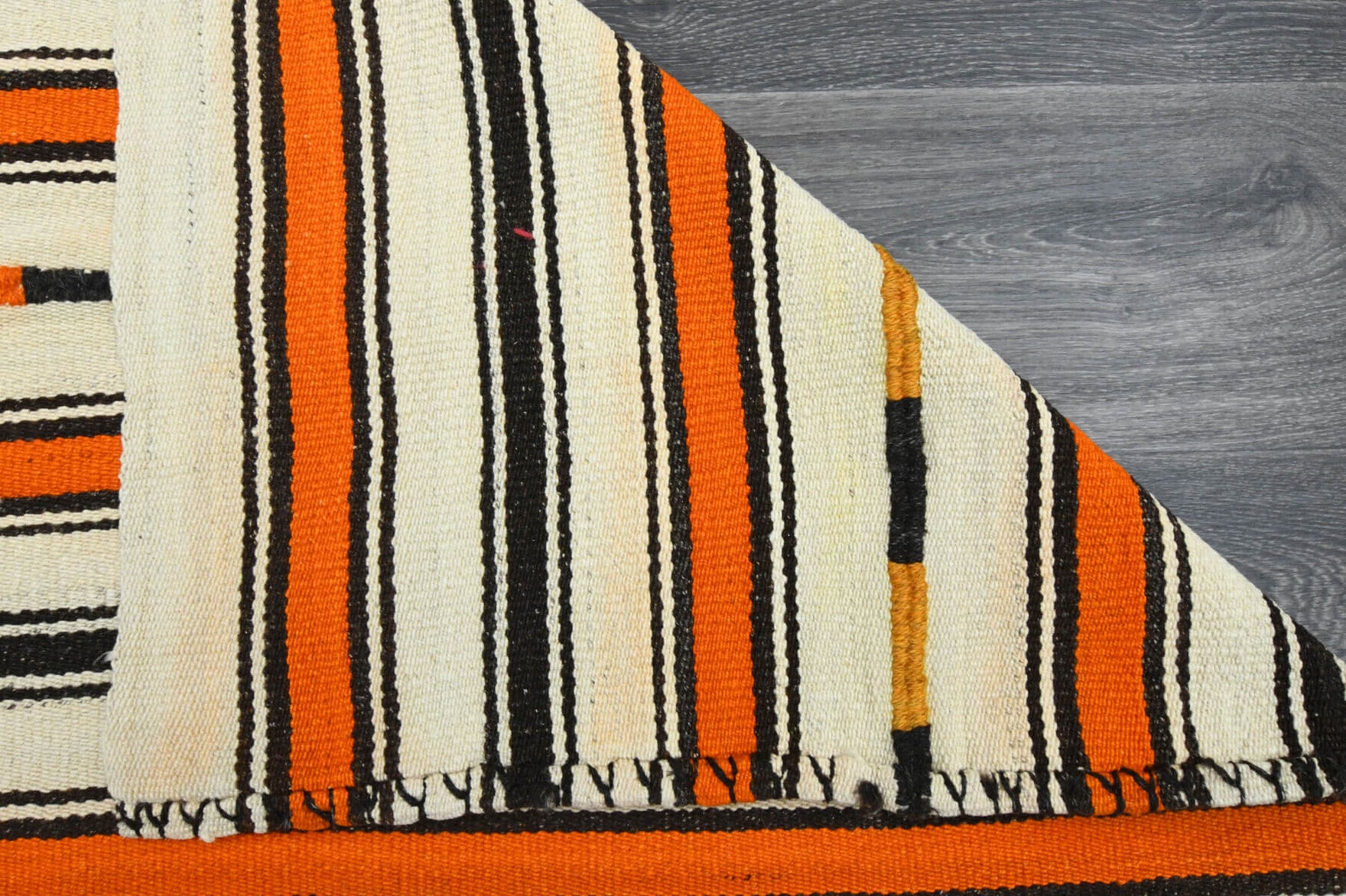 Theonassa – vintage striped kilim for living room or bedroom, 5'2" x 7'1" (158x215 cm)