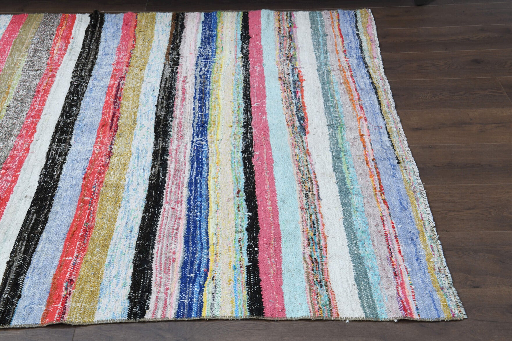Handwoven flatweave wool kilim from Anatolia, Turkey – Handmade Vintage Area Rug 5'3" x 6'1"