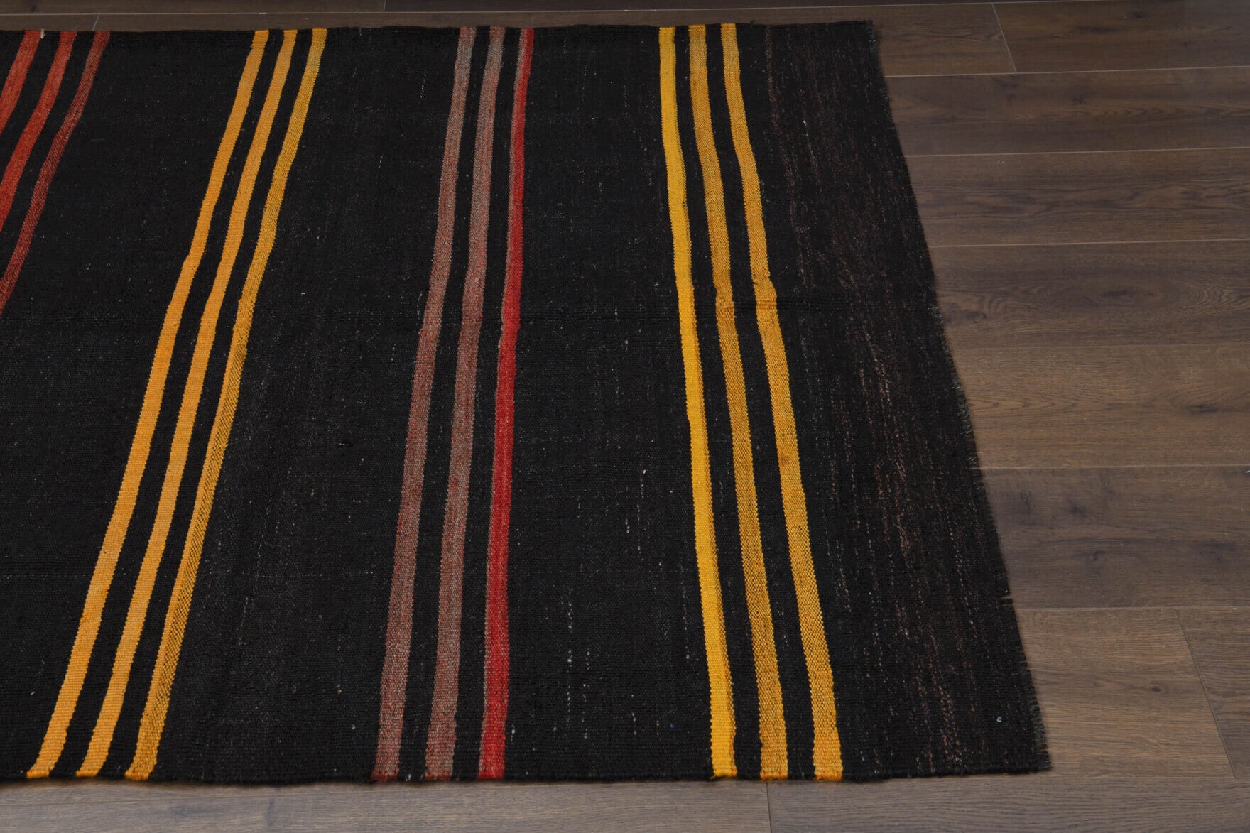 Handwoven flatweave wool kilim from Anatolia, Turkey – Black Carpet Handmade Vintage Area Rug 4'2" x 4'9"