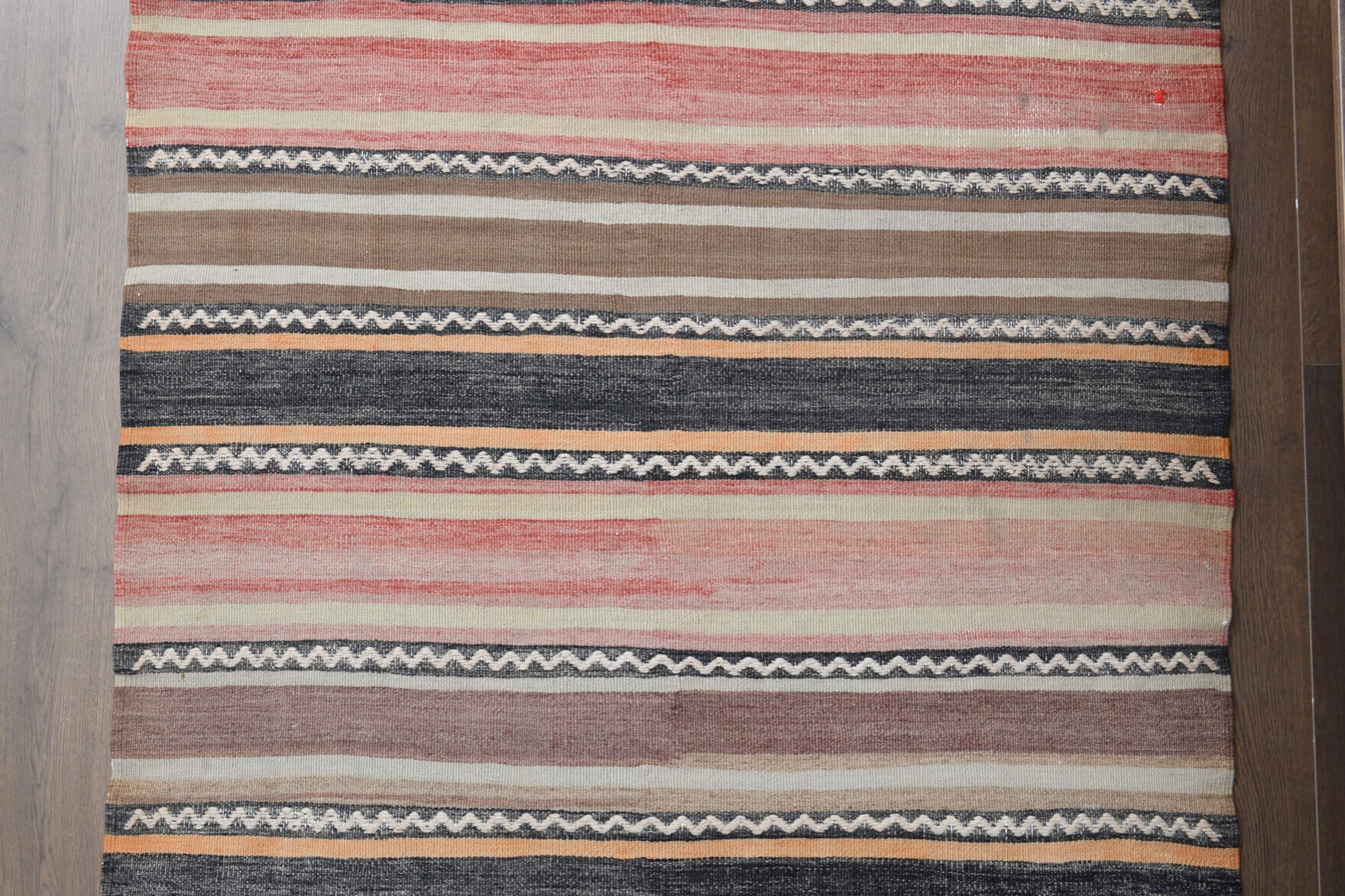 Handmade Vintage Kilim Area Rug in wool – 1960s piece from Anatolia, Turkey | Fame Rugs