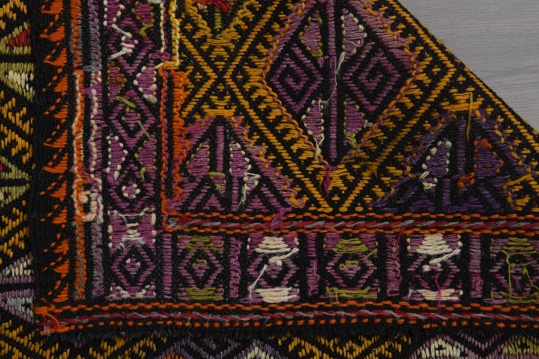 Susever kilim: 1960s handwoven flatweave Anatolian kilim with oriental motifs