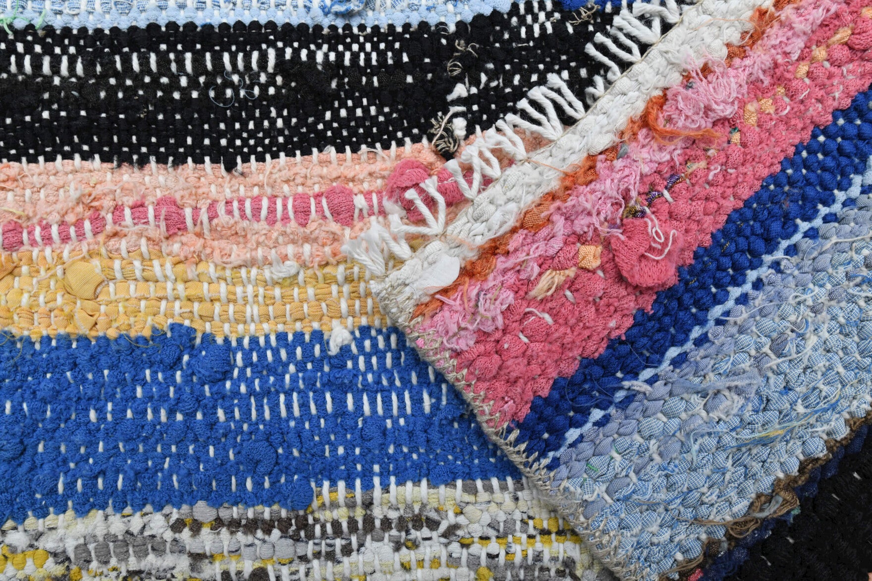 Sunbulenaz – vintage oriental kilim for living room or bedroom, 2'10" x 5'9" (86x175 cm)